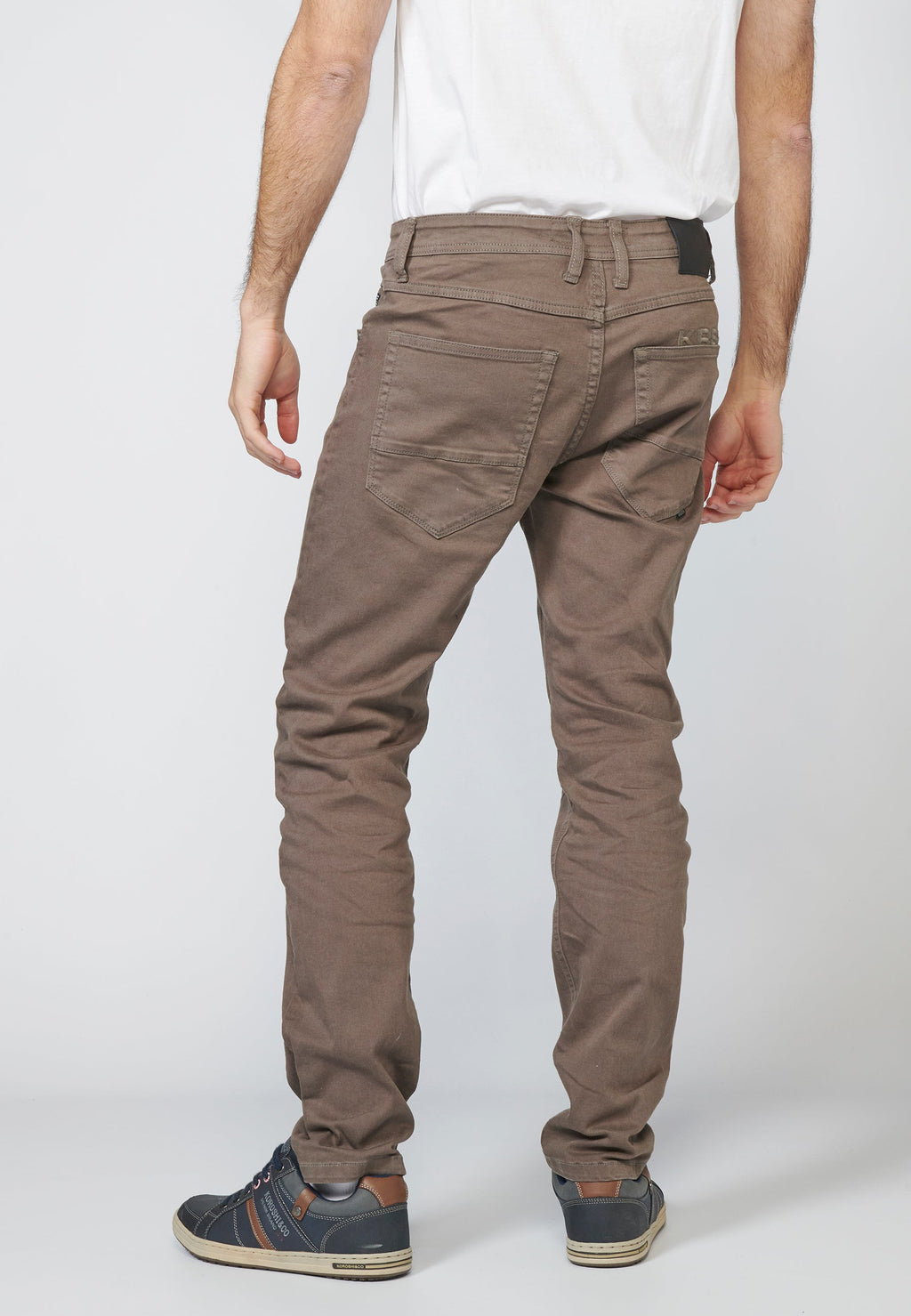 Pantalón Jeans Tapered Fit Hombre con Cadena – Koroshi 2211PT03