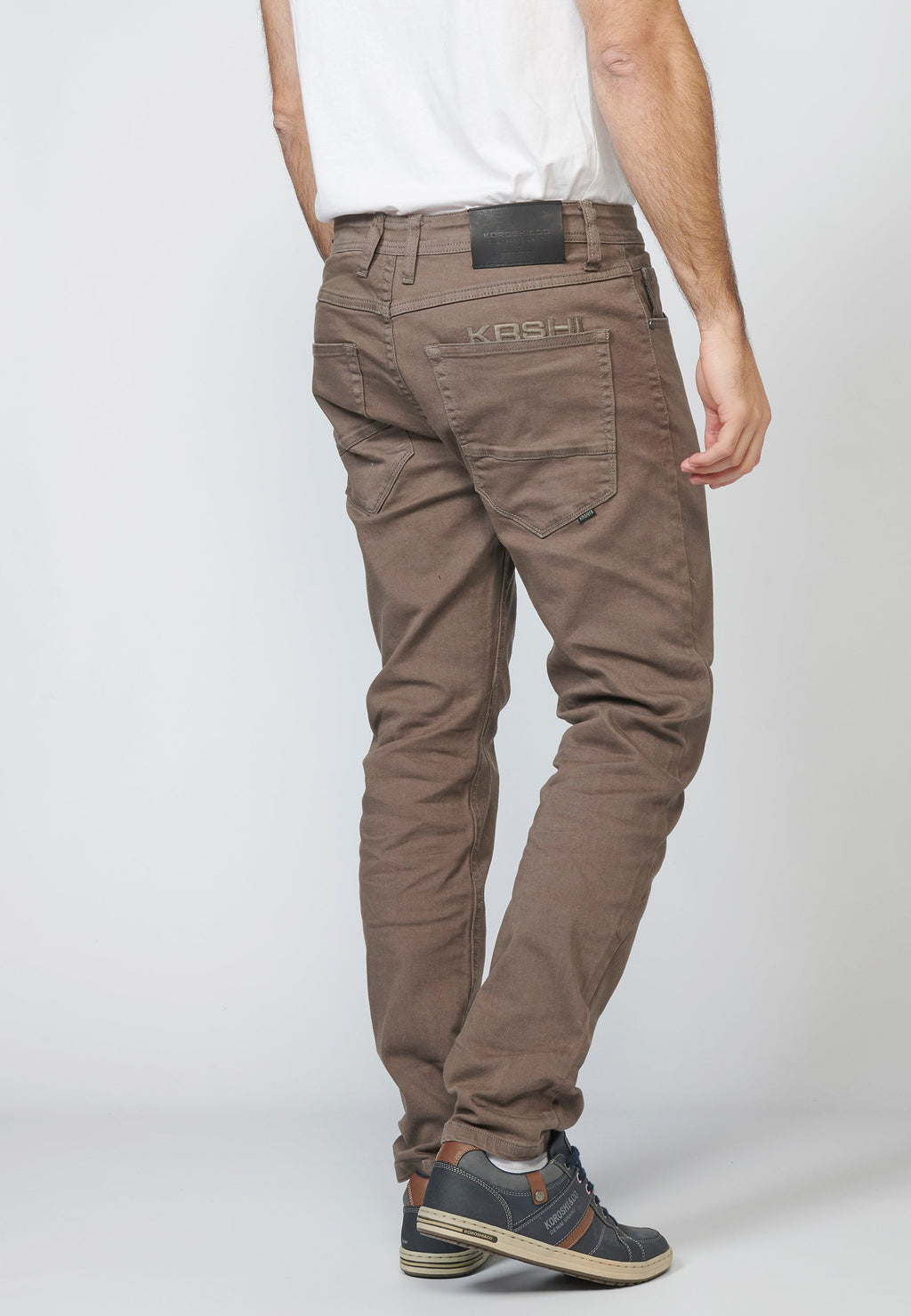 Pantalón Jeans Tapered Fit Hombre con Cadena – Koroshi 2211PT03