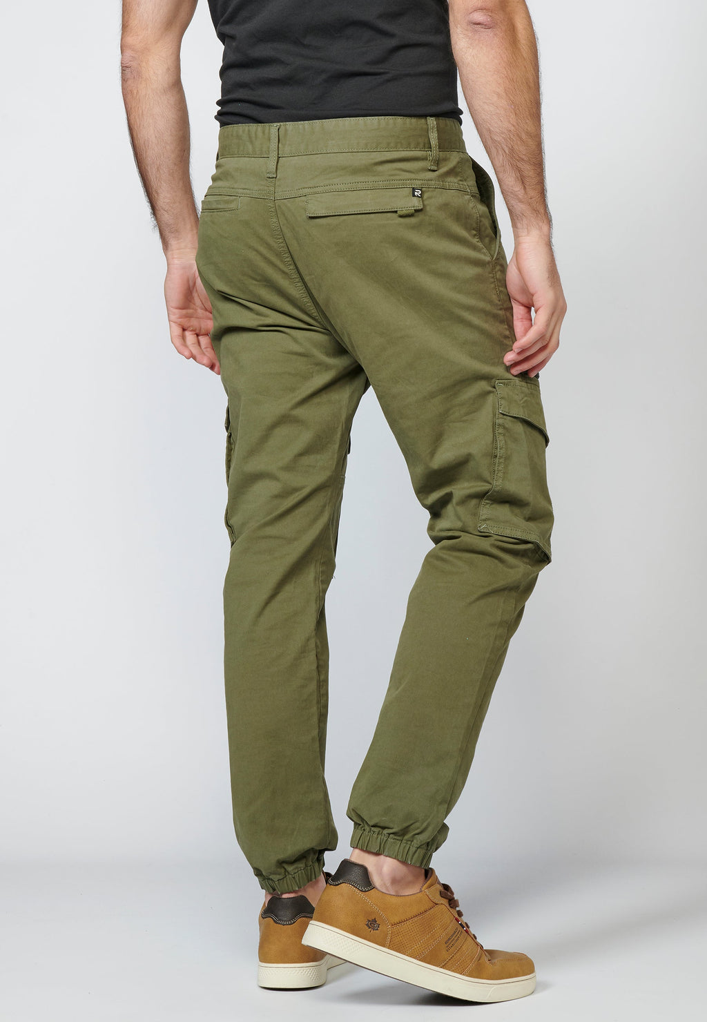 Pantalón Cargo Hombre Seis Bolsillos Bajo Elástico – Koroshi 2211PT06