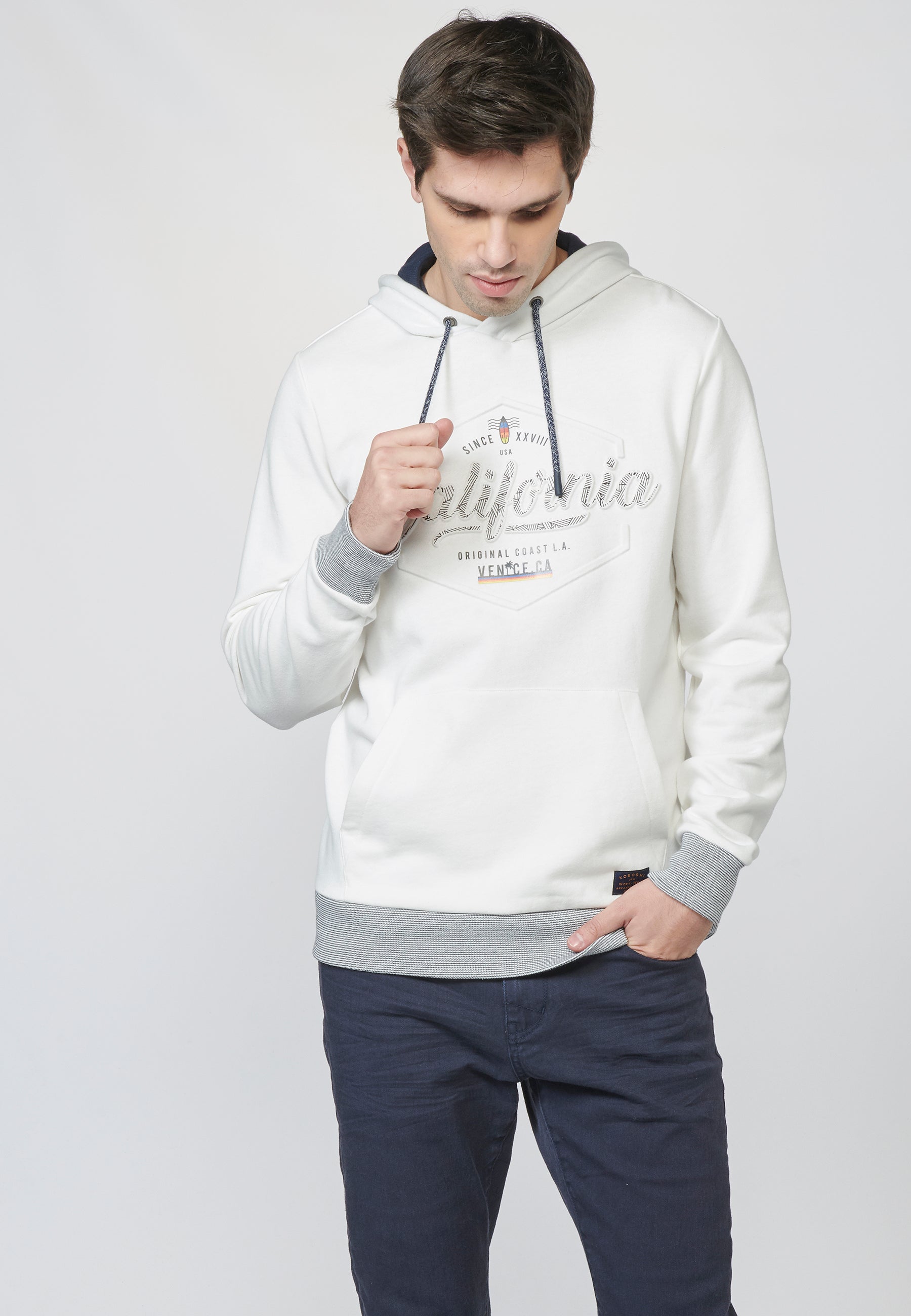 Sudadera de felpa con capucha ajustable y bolsillo tipo canguro | estilo versátil