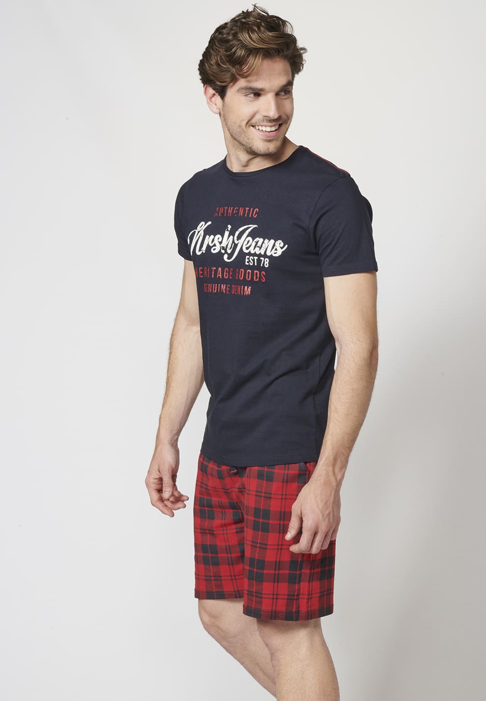 Pijama de manga corta estampada y pantalón corto a cuadros para hombre