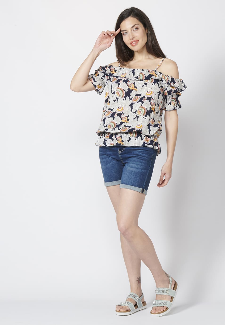 Blusa manga corta fluida con estampado floral | moda urbana