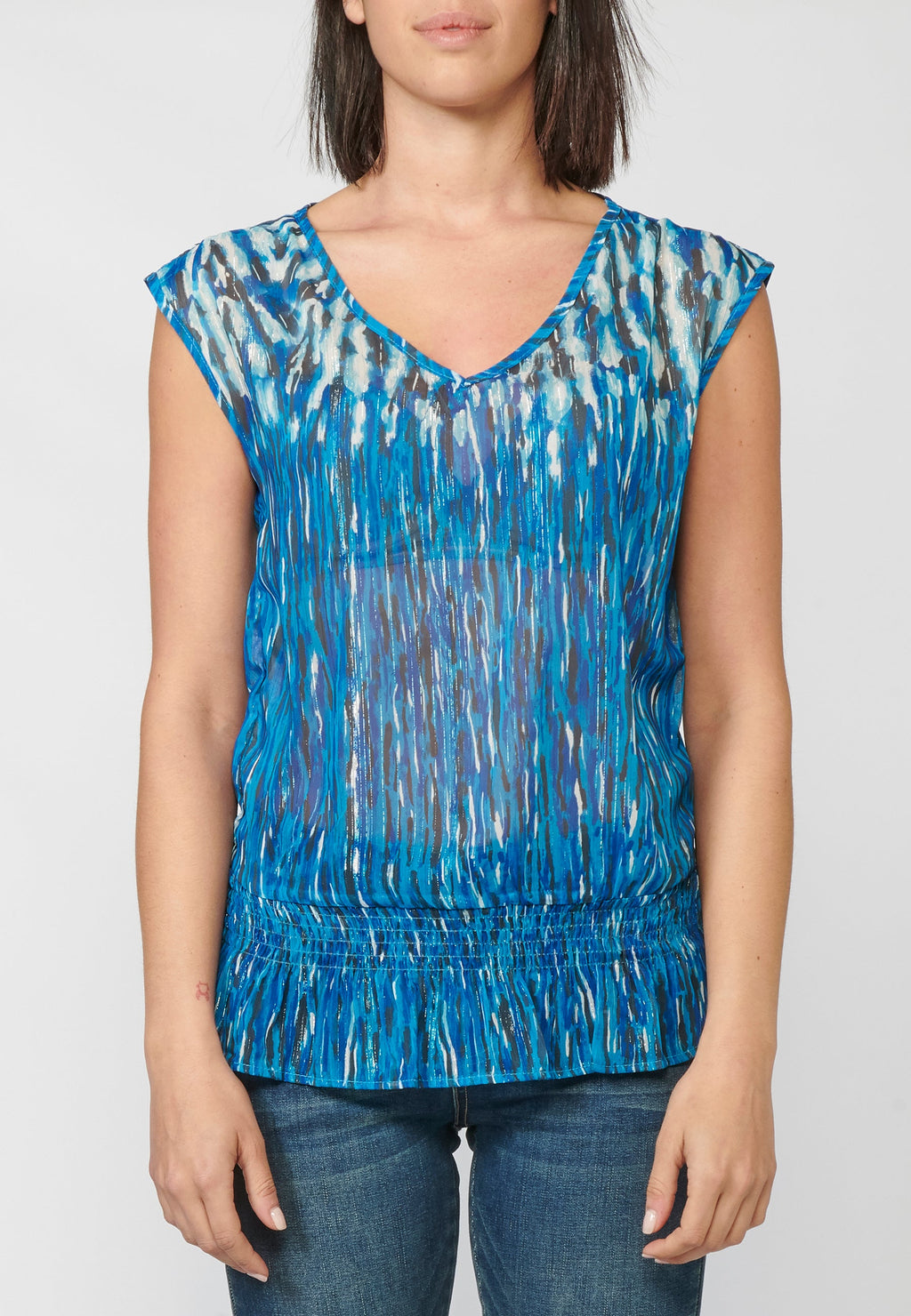 Blusa tirantes con escote de pico y estampado étnico | estilo y comodidad