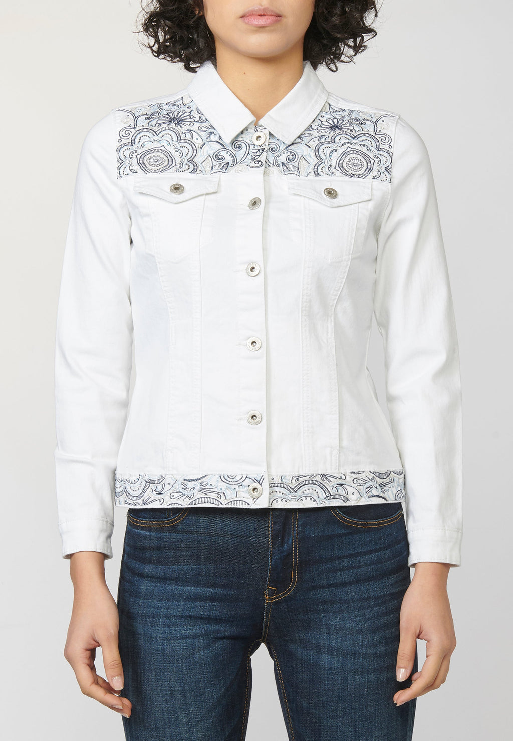 Chaqueta cazadora vaquera denim blanco elástico mujer bordado floral