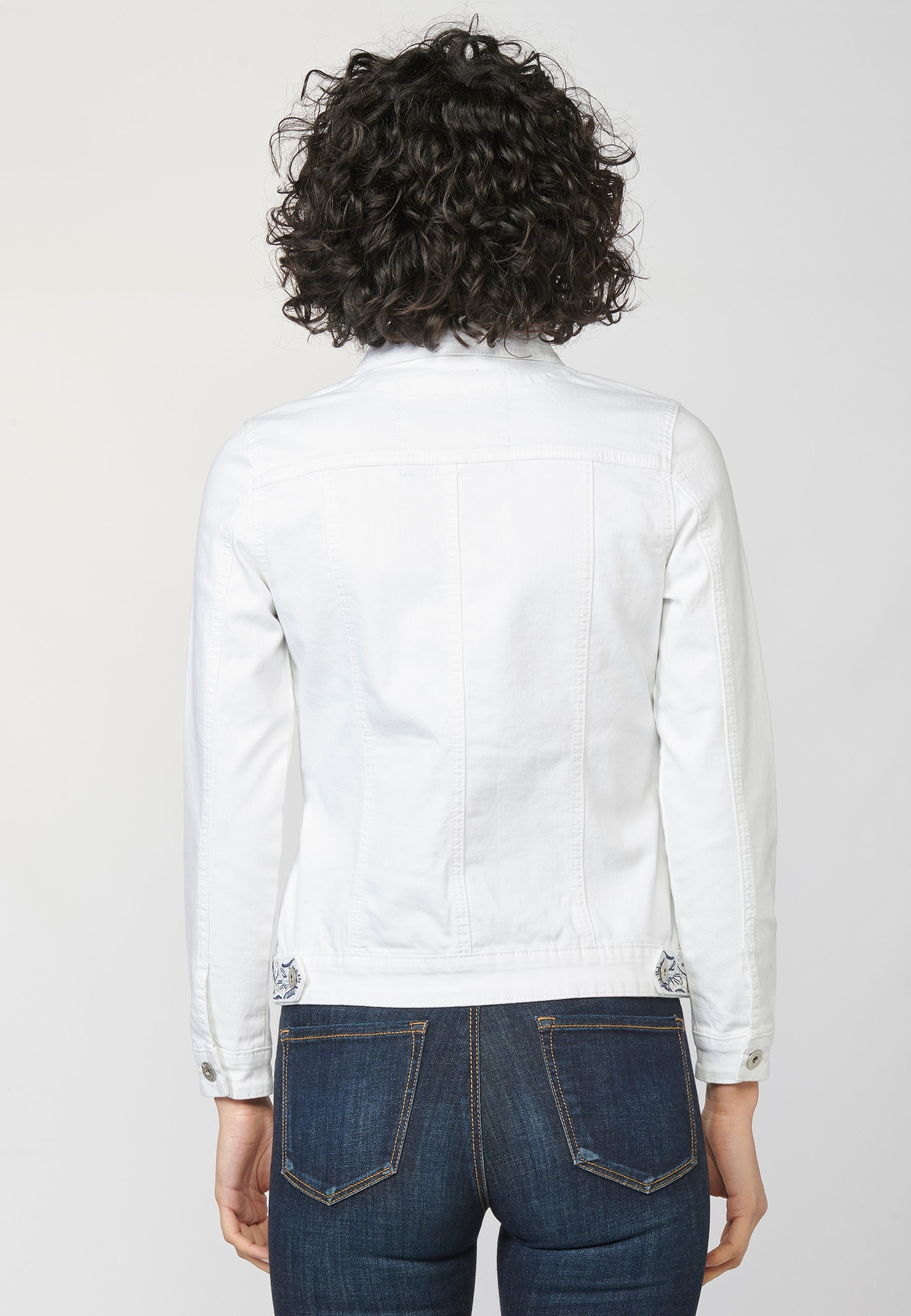 Chaqueta cazadora vaquera denim blanco elástico mujer bordado floral