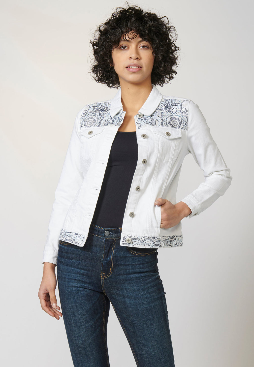 Chaqueta cazadora vaquera denim blanco elástico mujer bordado floral