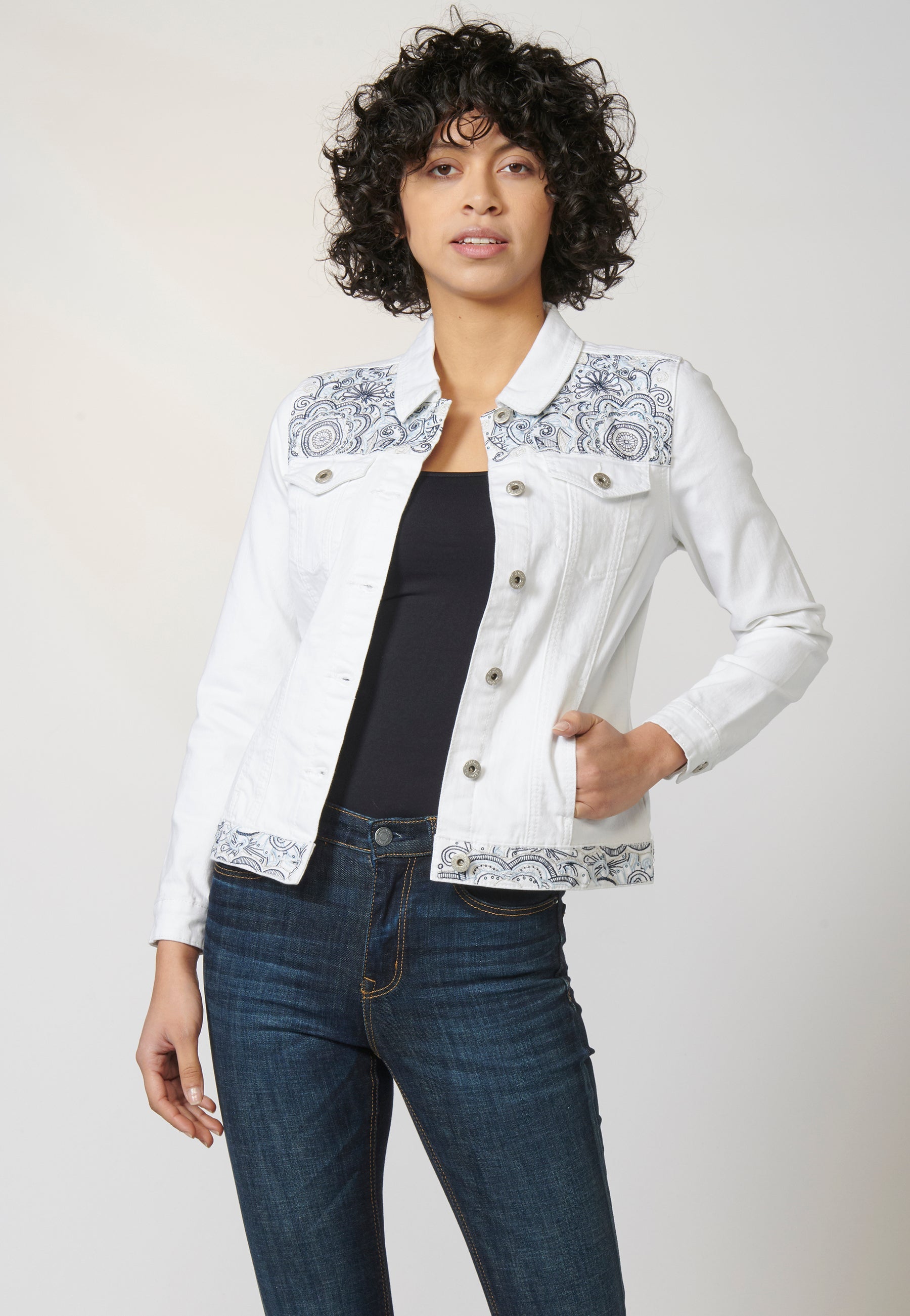 Chaqueta cazadora vaquera denim blanco elástico mujer bordado floral