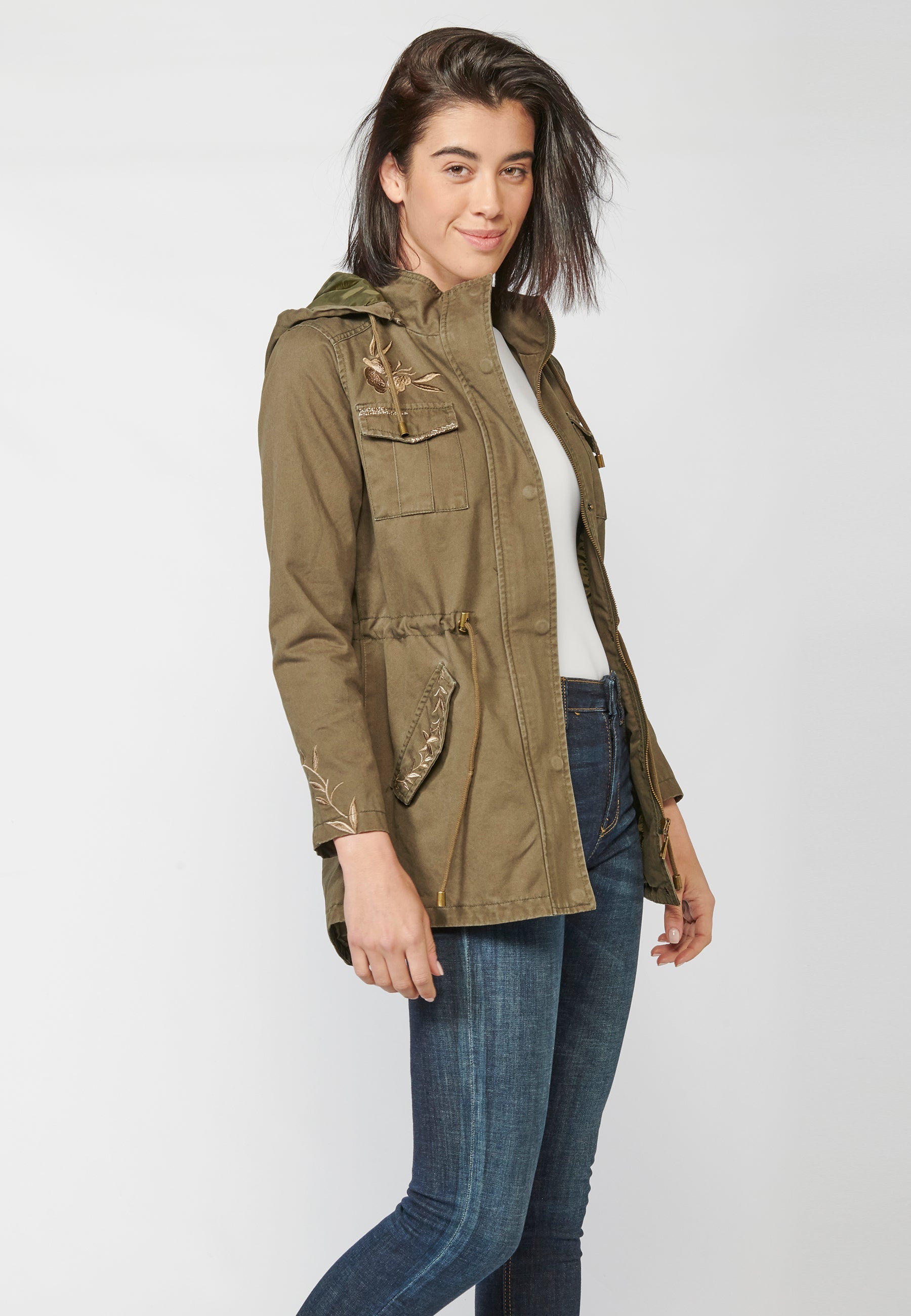Parka larga mujer de algodón desagastado con borado floral y capucha desmontable