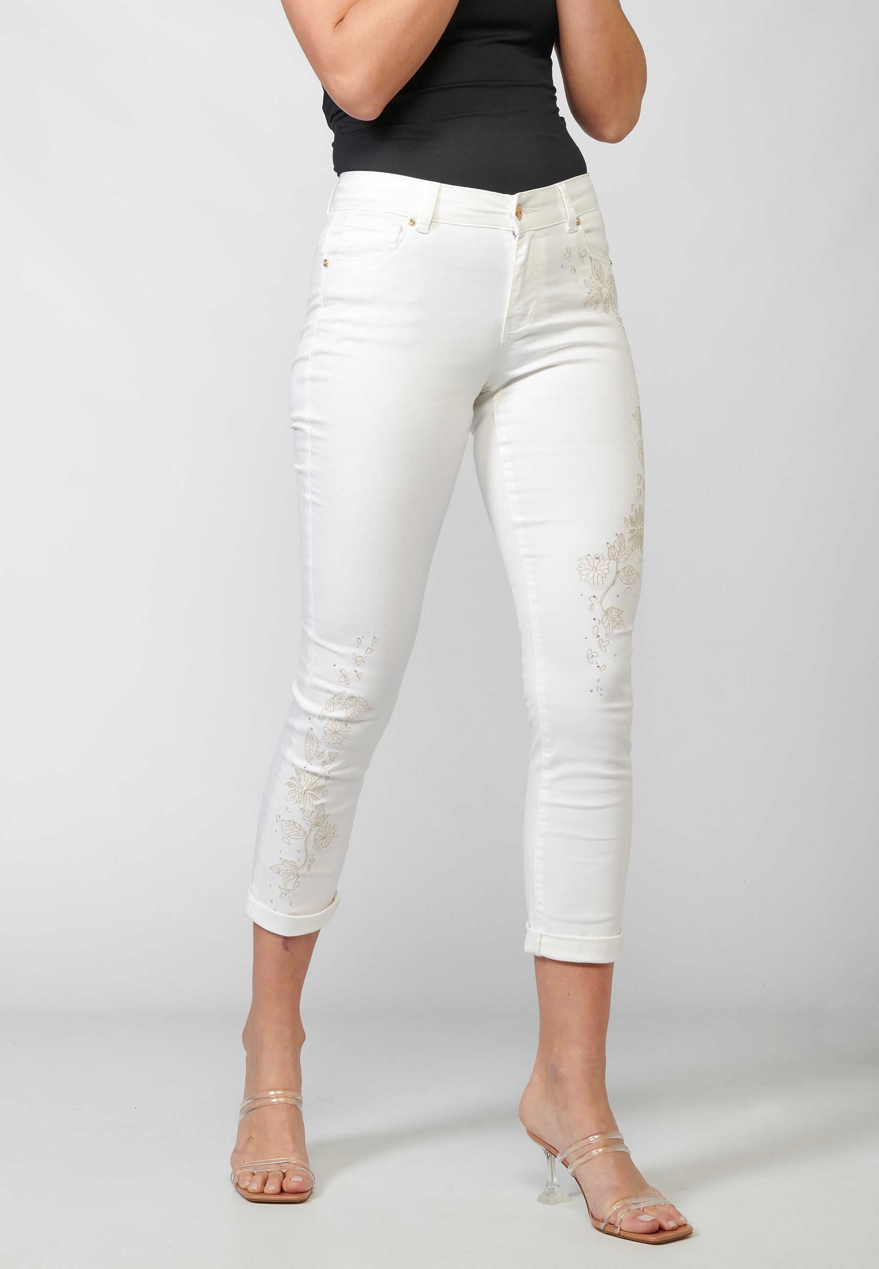 Pantalón de mujer slim fit elástico bordado floral y sarga elástica | estilo versátil