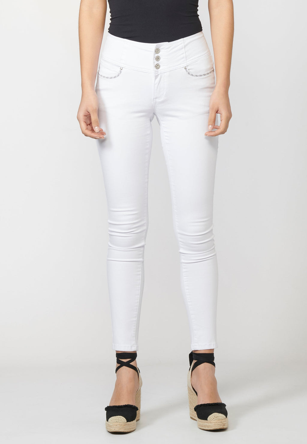 Pantalón de mujer slim fit con detalles bordados en bolsillos y sarga elástica