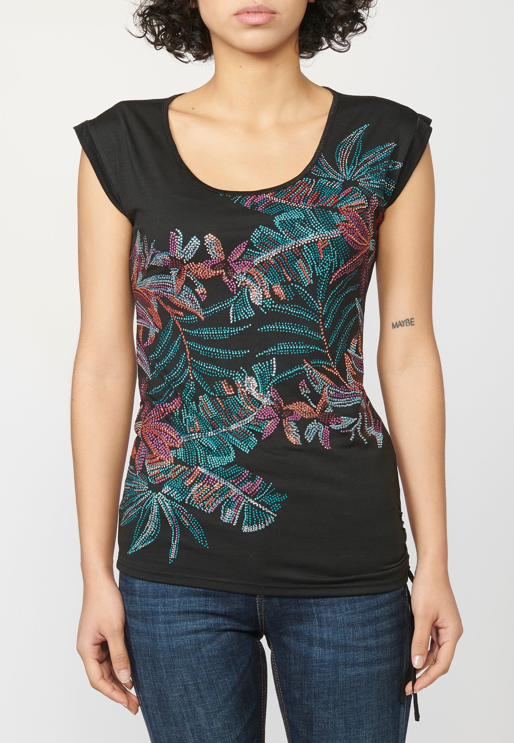 Camiseta top manga corta con escote redondo y estampado floral | moda urbana