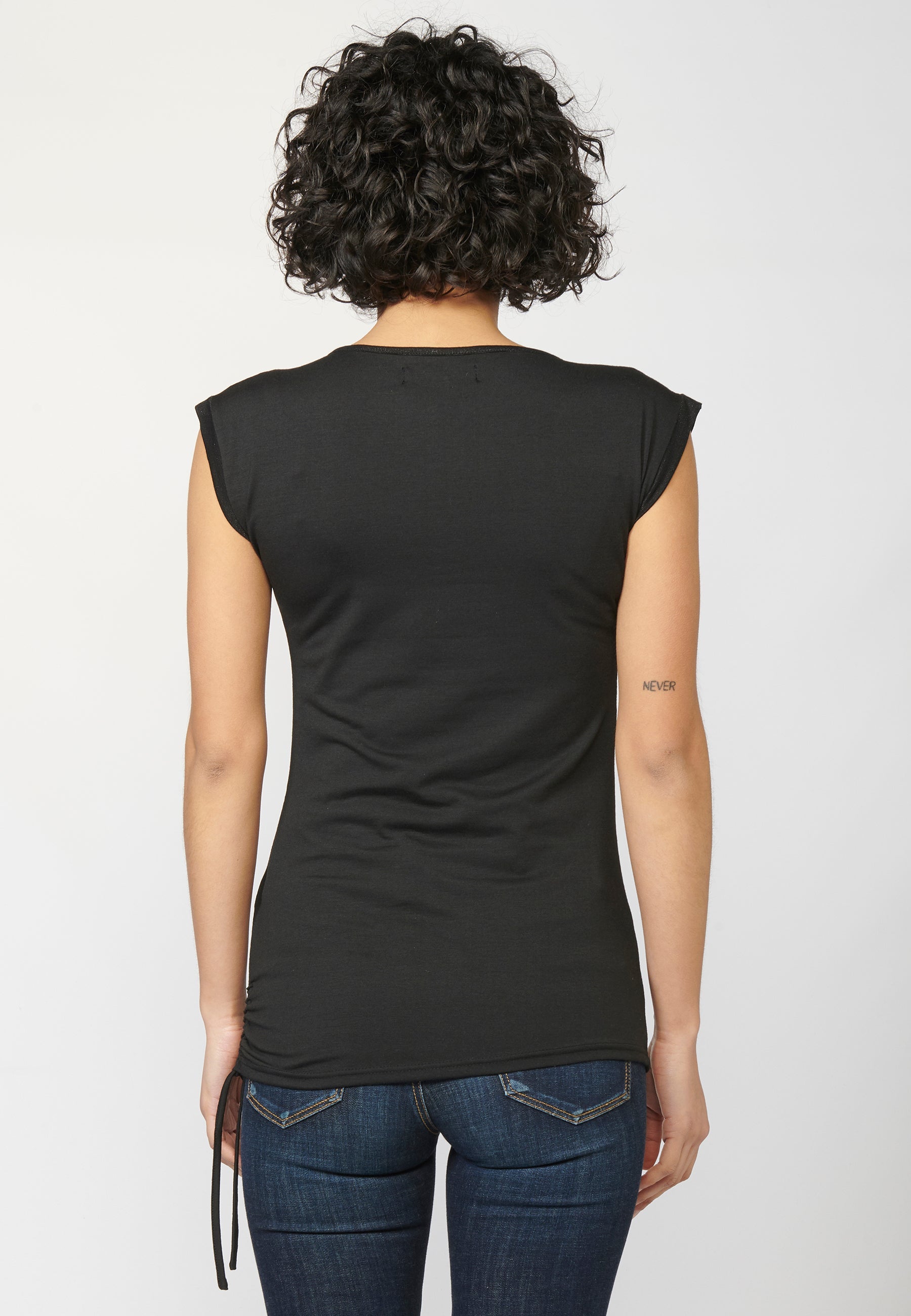 Camiseta top manga corta con escote redondo y estampado floral | moda urbana