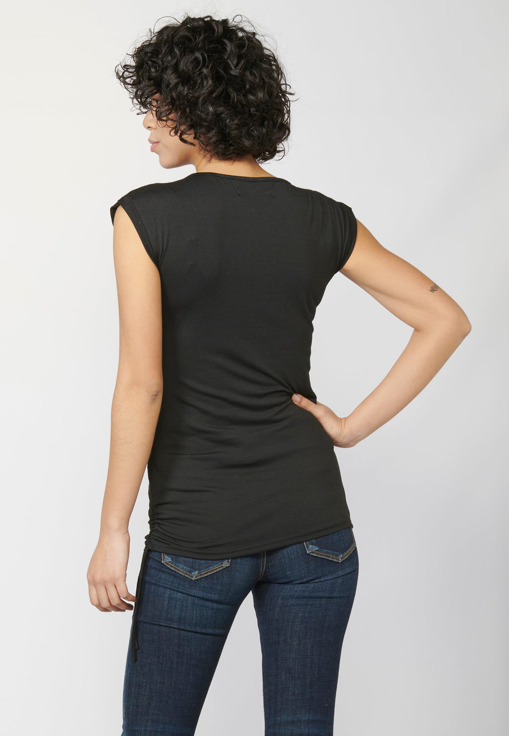 Camiseta top manga corta con escote redondo y estampado floral | moda urbana
