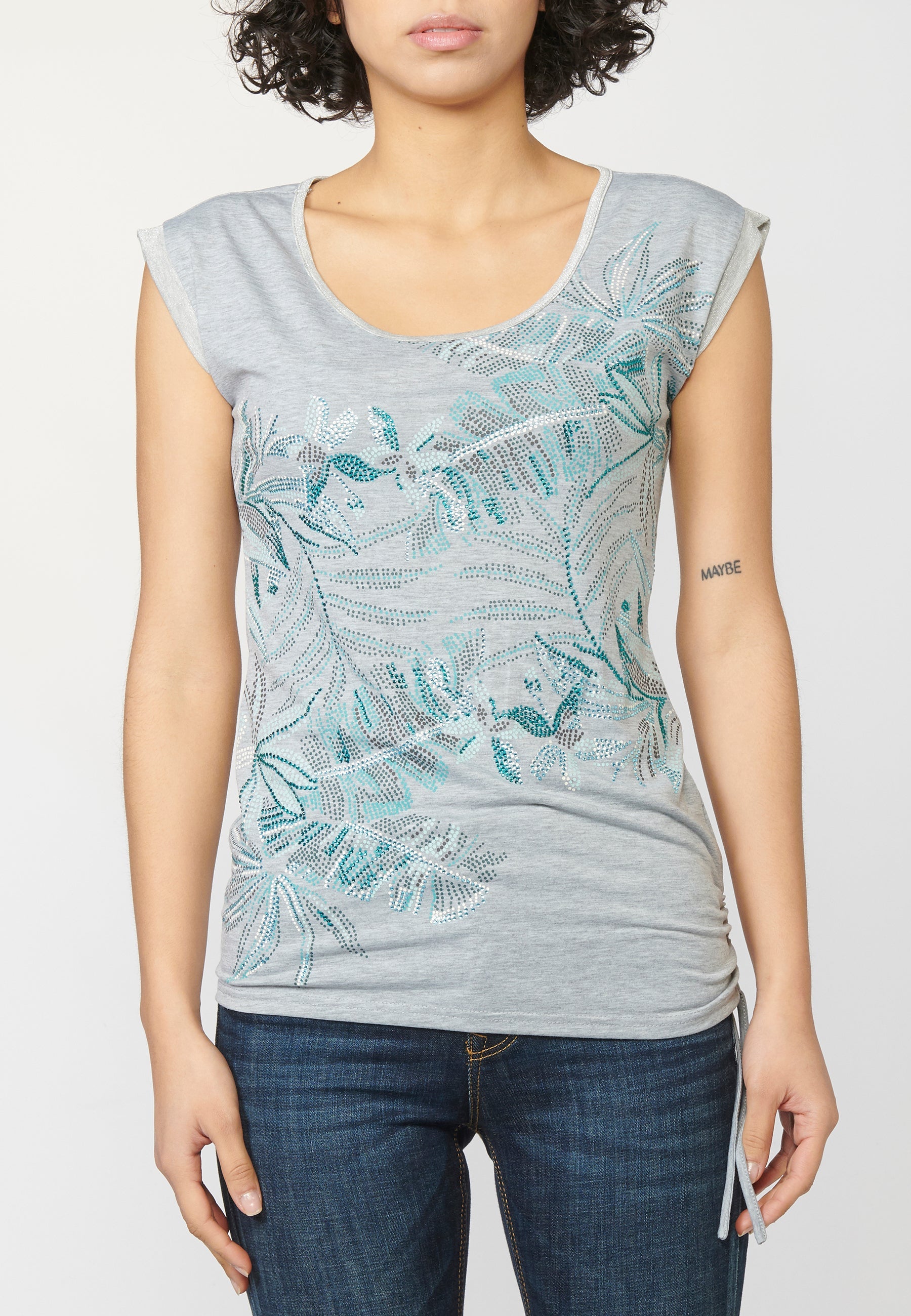 Camiseta top manga corta con escote redondo y estampado floral | moda urbana