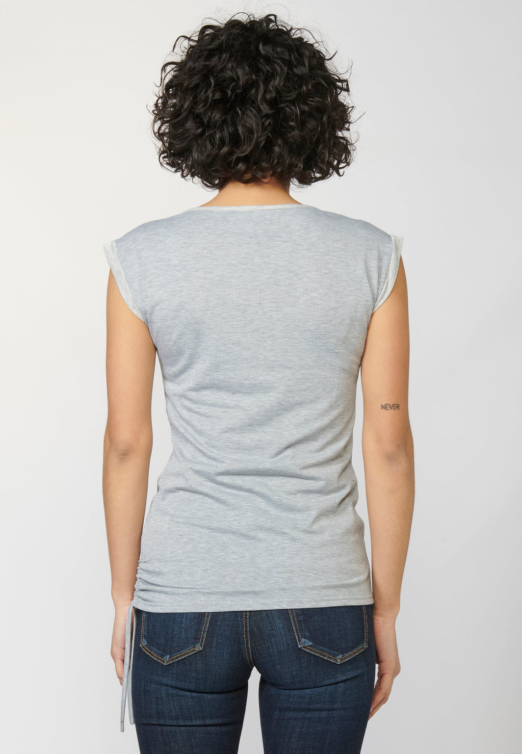 Camiseta top manga corta con escote redondo y estampado floral | moda urbana