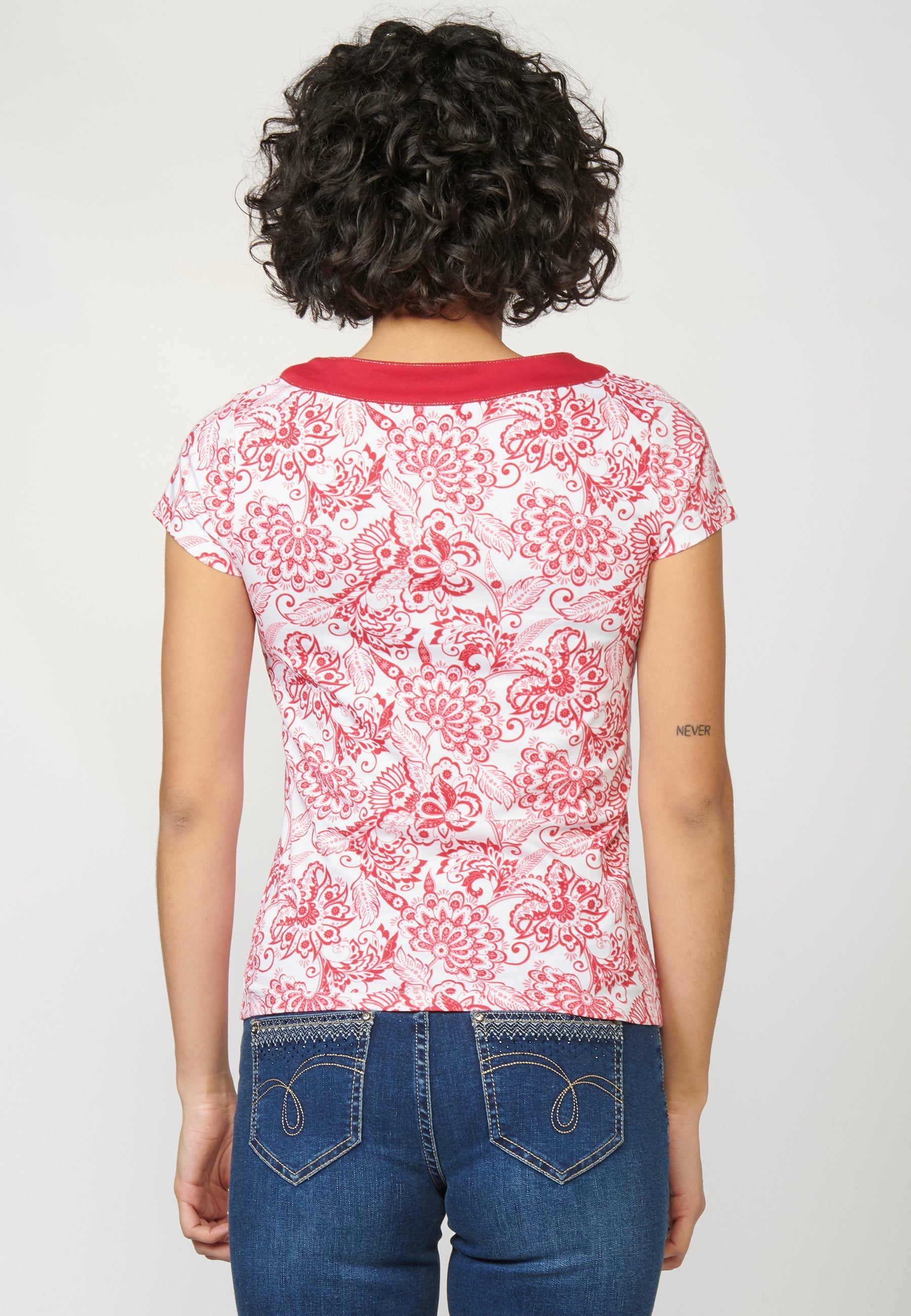 Camiseta top manga corta de algodón con escote de pico cruzado y estampado floral para mujer