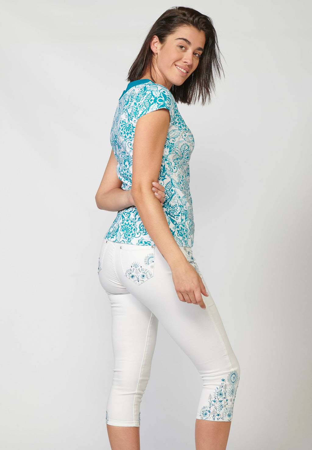 Camiseta top manga corta de algodón con escote de pico cruzado y estampado floral para mujer