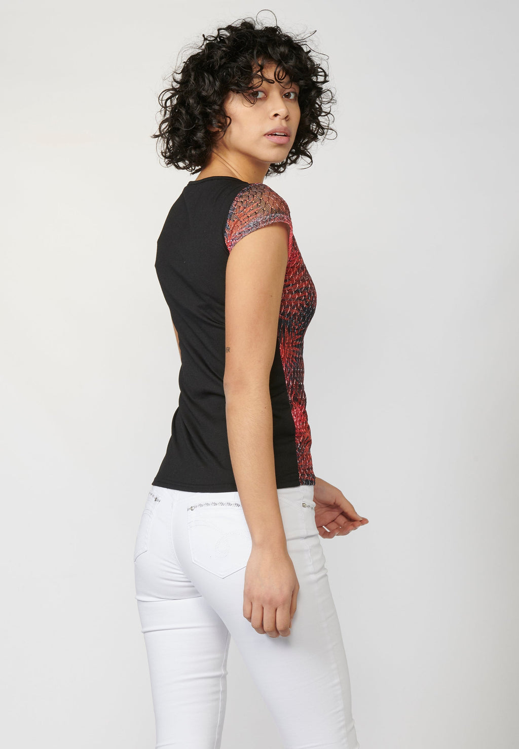 Camiseta top de manga corta con cuello en pico y estampado tropical multicolor para mujer