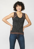 Camiseta top tirantes con escote en pico y bordados étnicos | estilo y comodidad