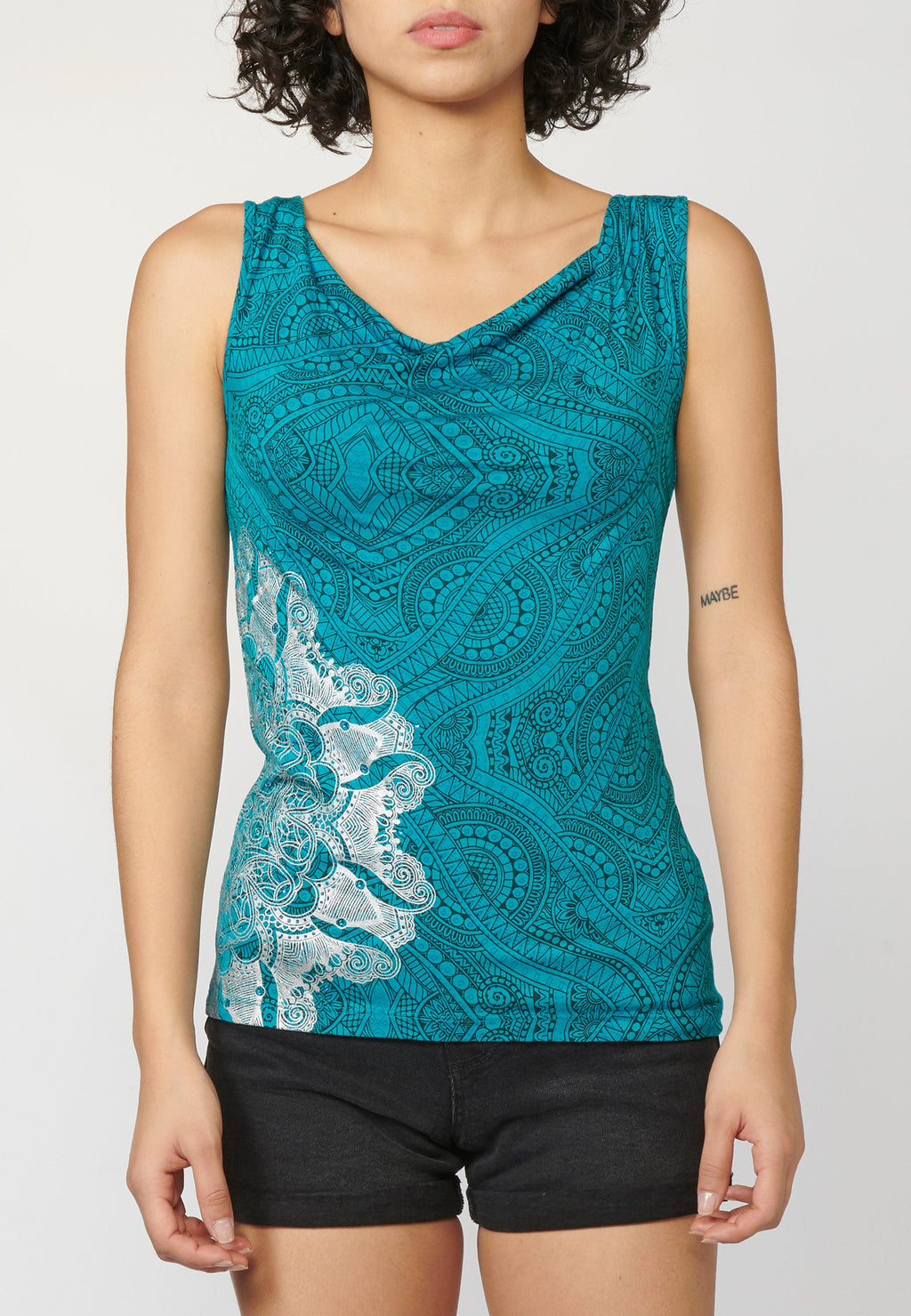 Camiseta top tirantes con escote redondo holgado y estampado étnico para mujer coral