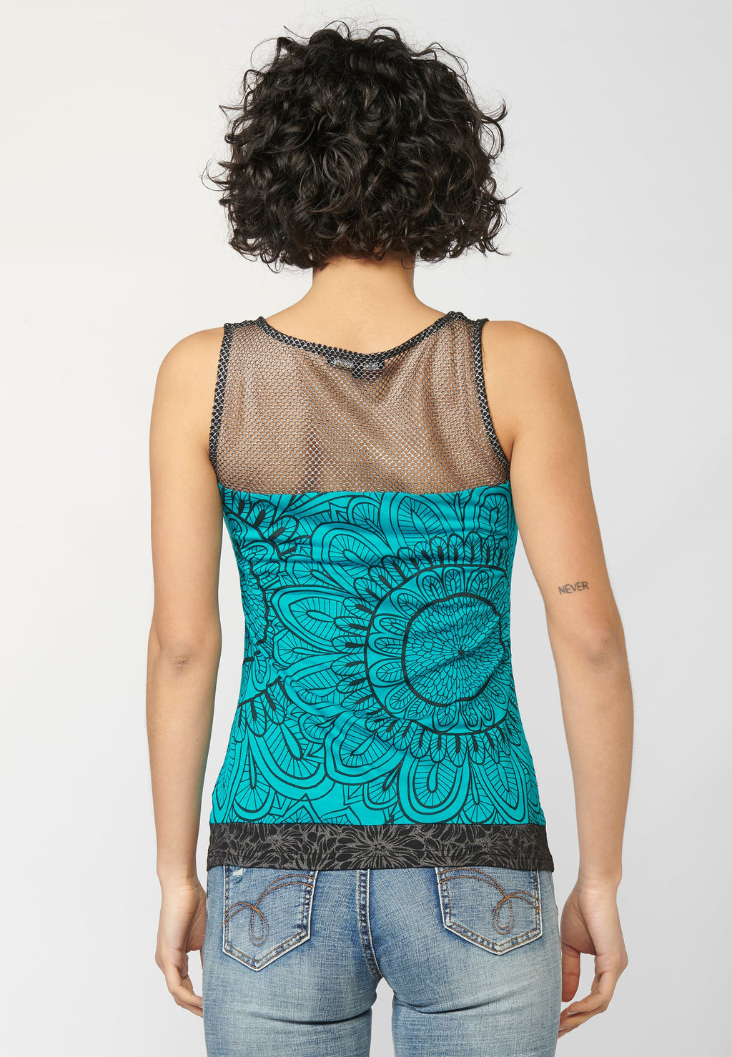 Top sin mangas y escote redondo con estampado floral y detalle a contraste en delantero y espalda | estilo y comodidad