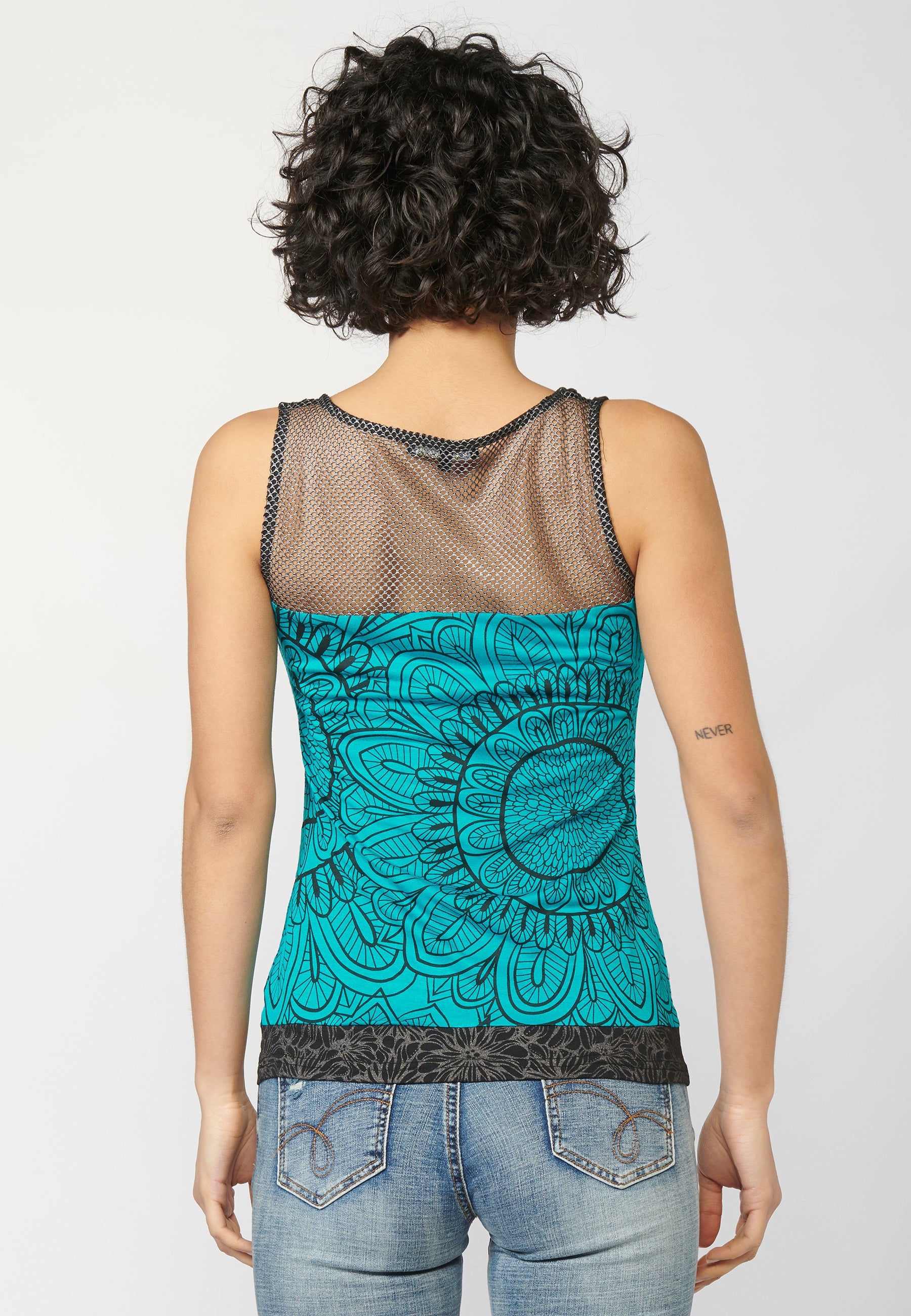 Top sin mangas y escote redondo con estampado floral y detalle a contraste en delantero y espalda | estilo y comodidad
