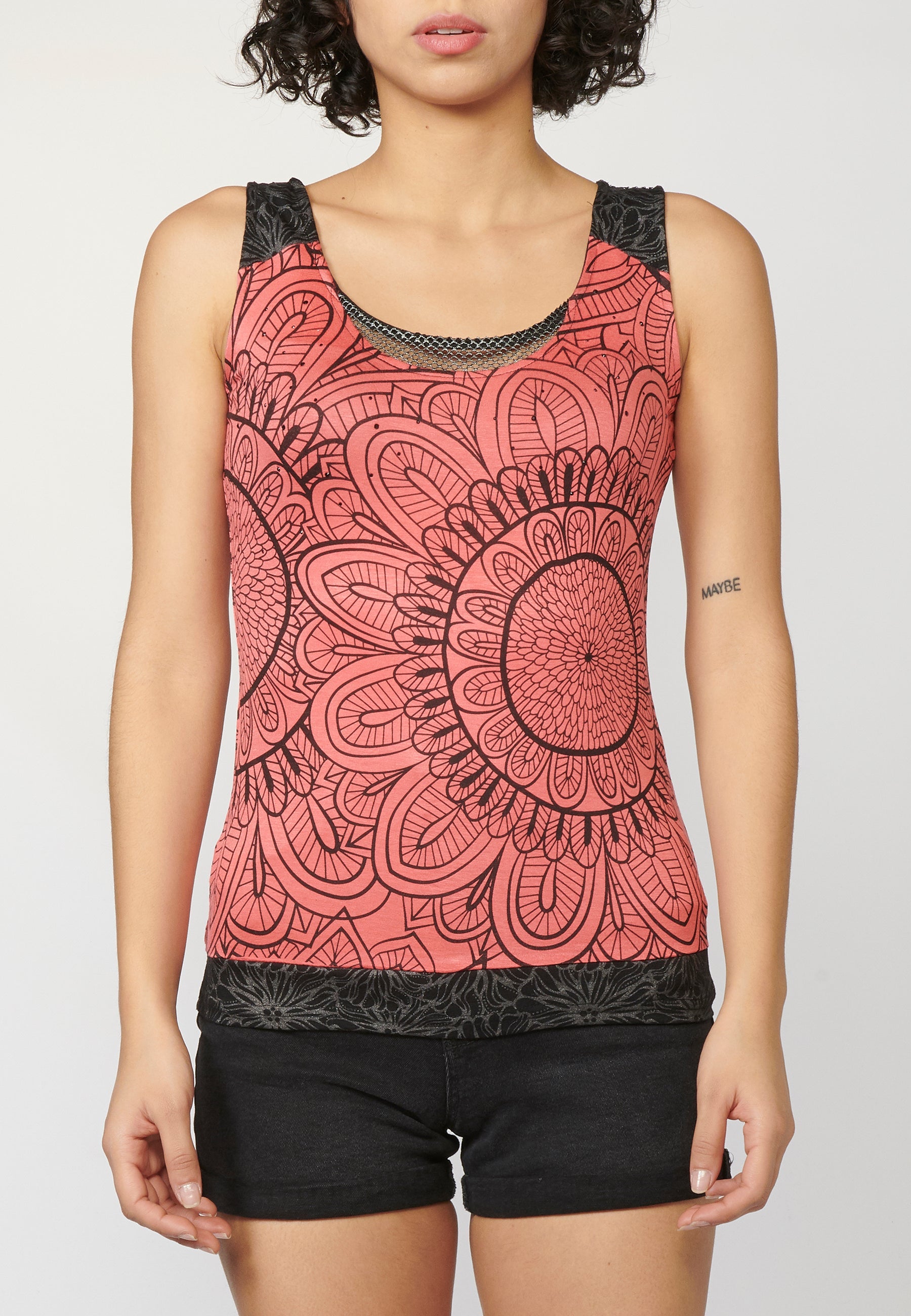 Top sin mangas y escote redondo con estampado floral y detalle a contraste en delantero y espalda | estilo y comodidad