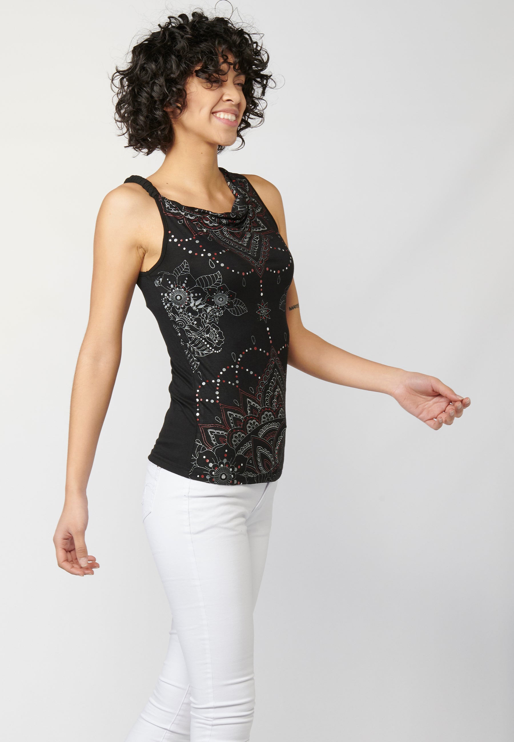 Camiseta top tirantes con escote holgado y estampado étnico floral para mujer