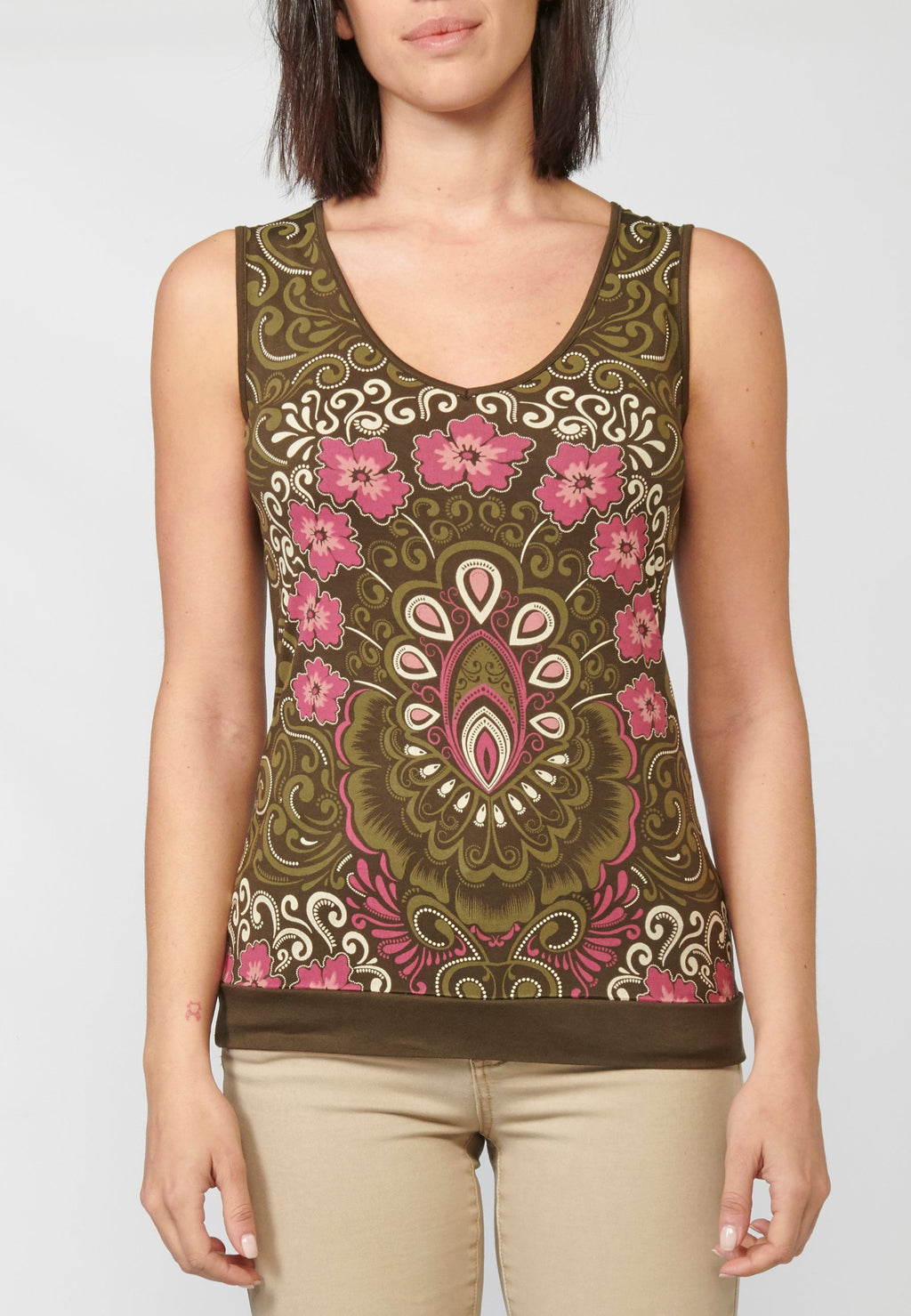 Camiseta top tirantes fluido con escote redondo y estampado étnico floral para mujer