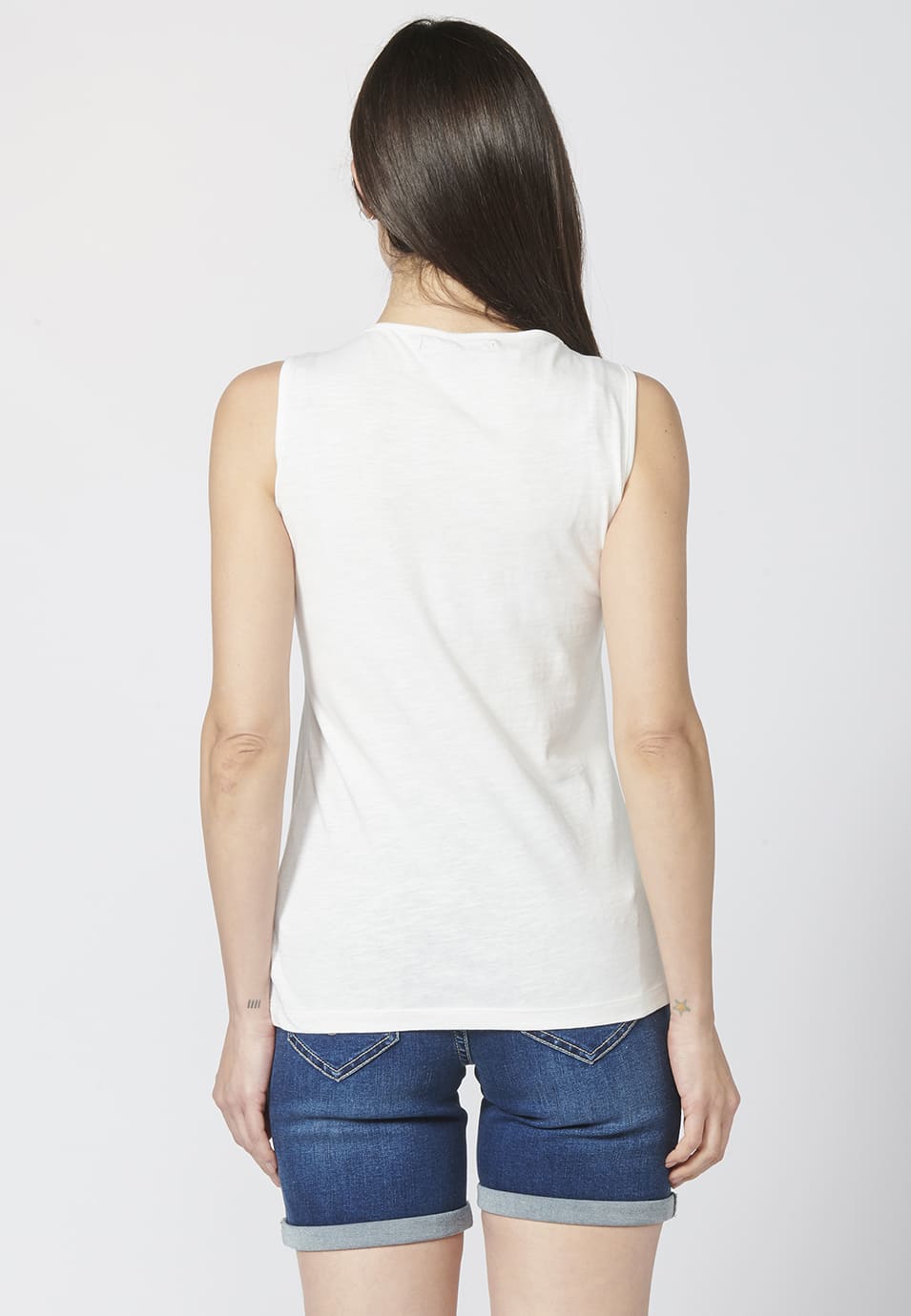 Camiseta top tirantes de algodón con bordado étnico con escote redondo | estilo versátil