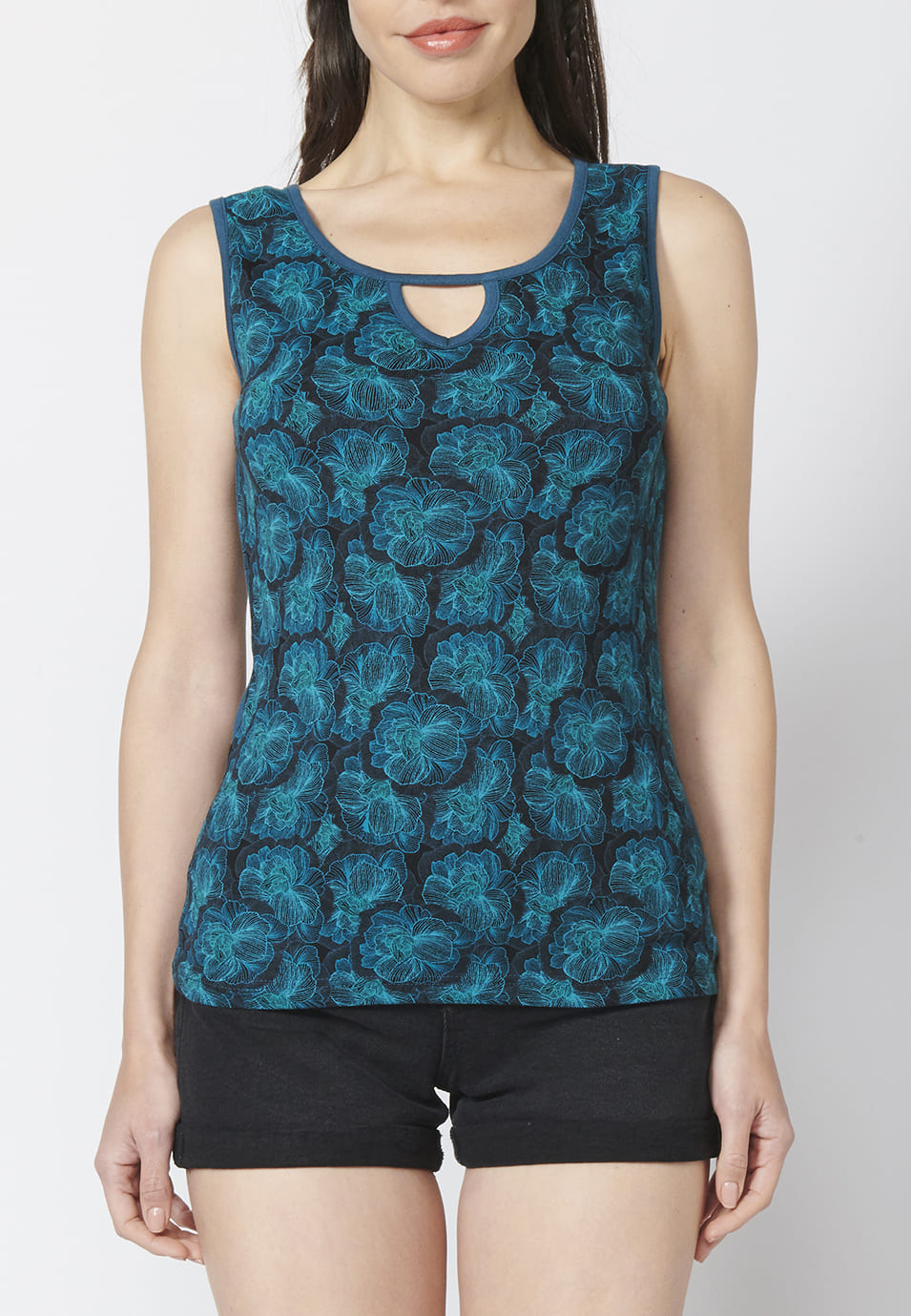 Camiseta top tirantes de algodón con escote en pico y estampado floral | moda urbana