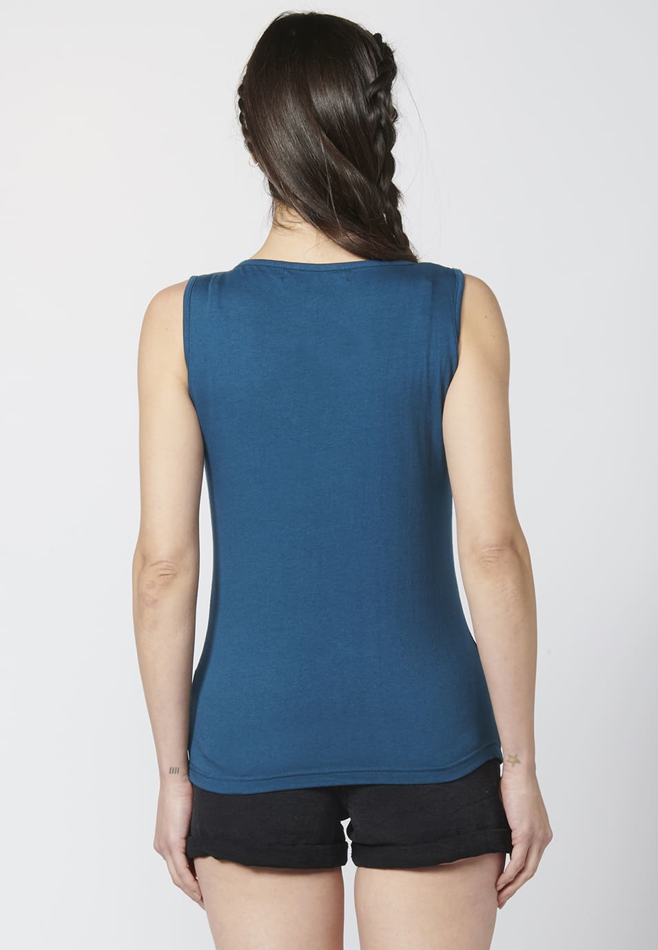 Camiseta top tirantes de algodón con escote en pico y estampado floral | moda urbana