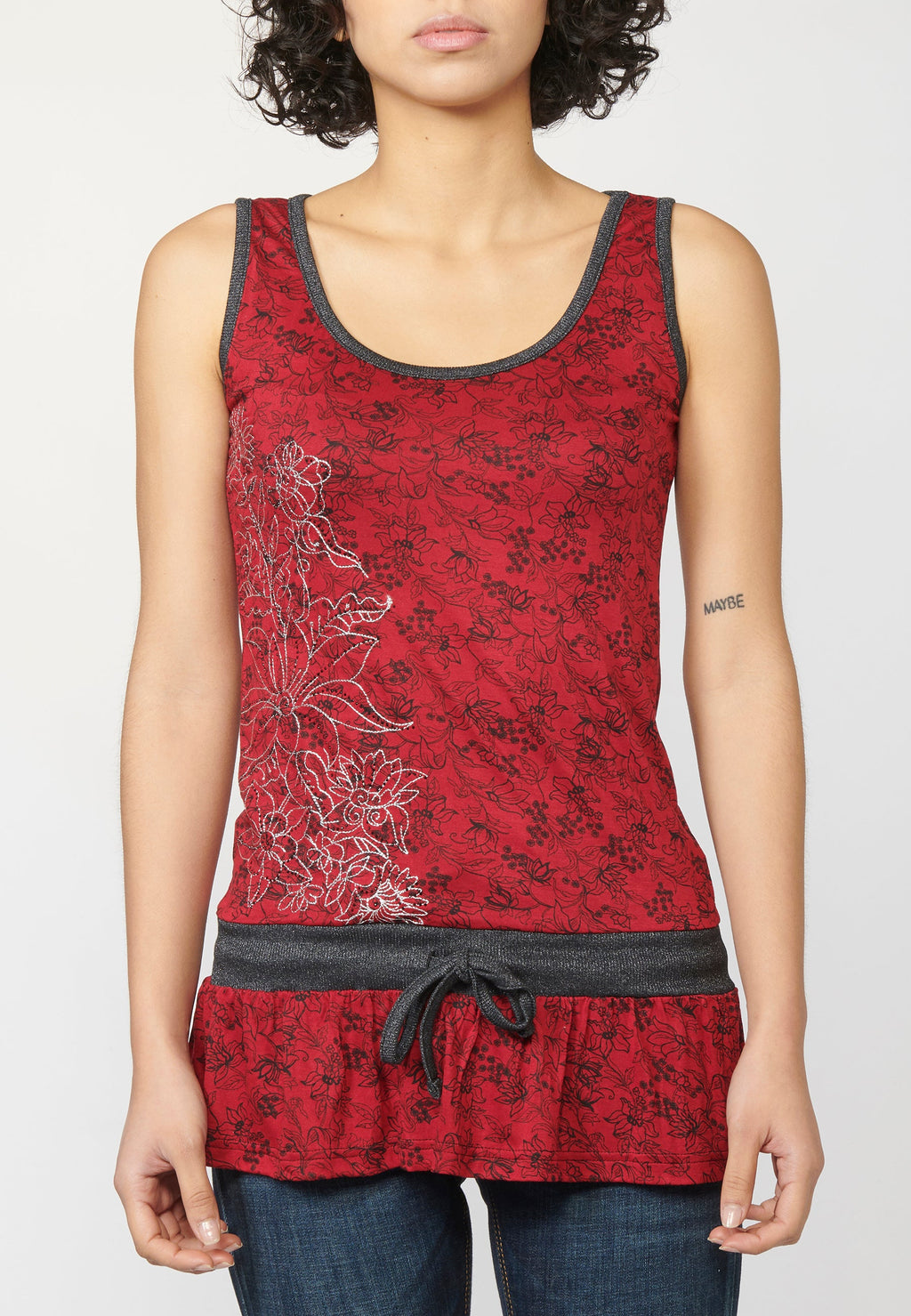 Camiseta top tirantes con escote redondo y estampado floral | moda urbana