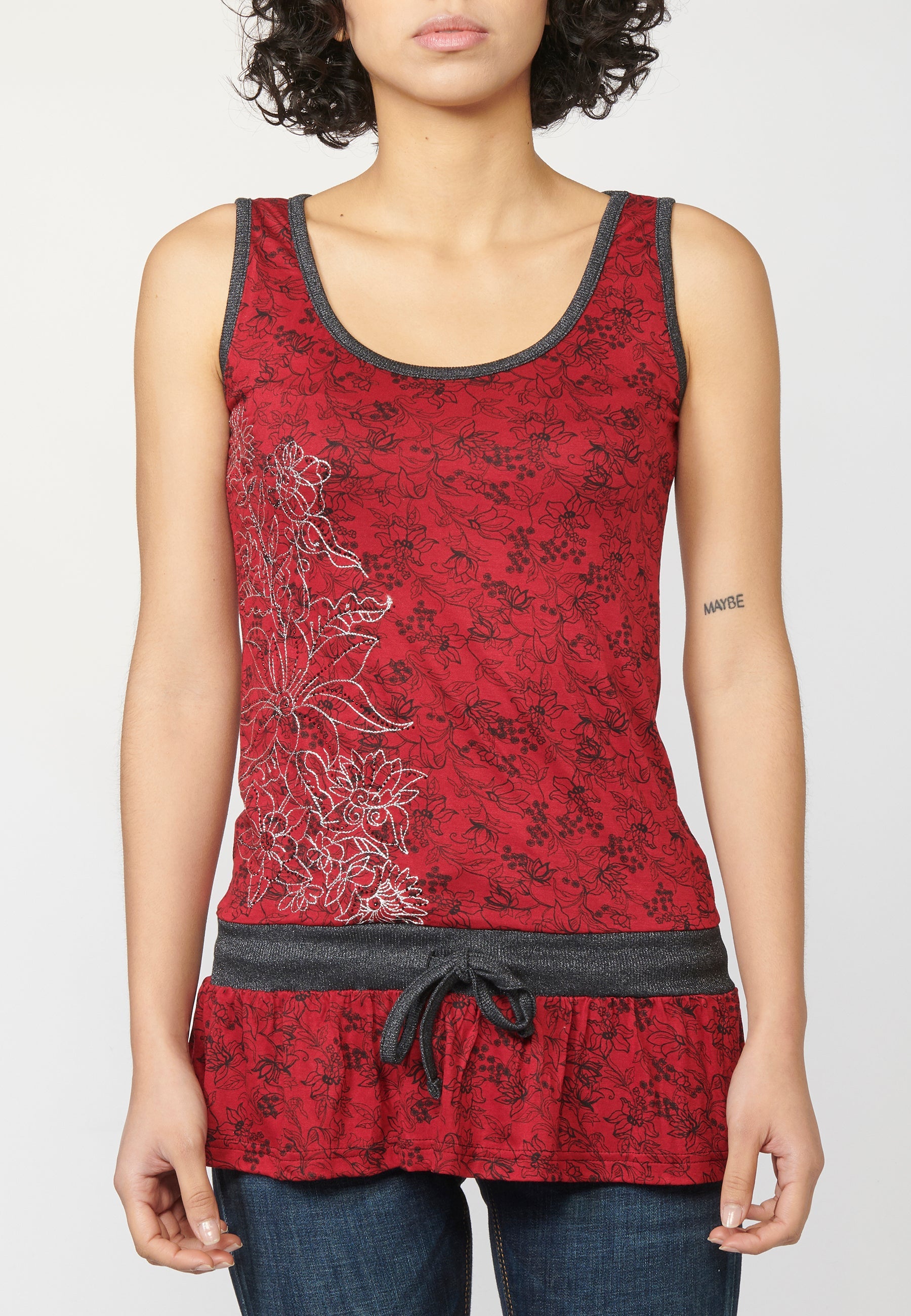 Camiseta top tirantes con escote redondo y estampado floral | moda urbana
