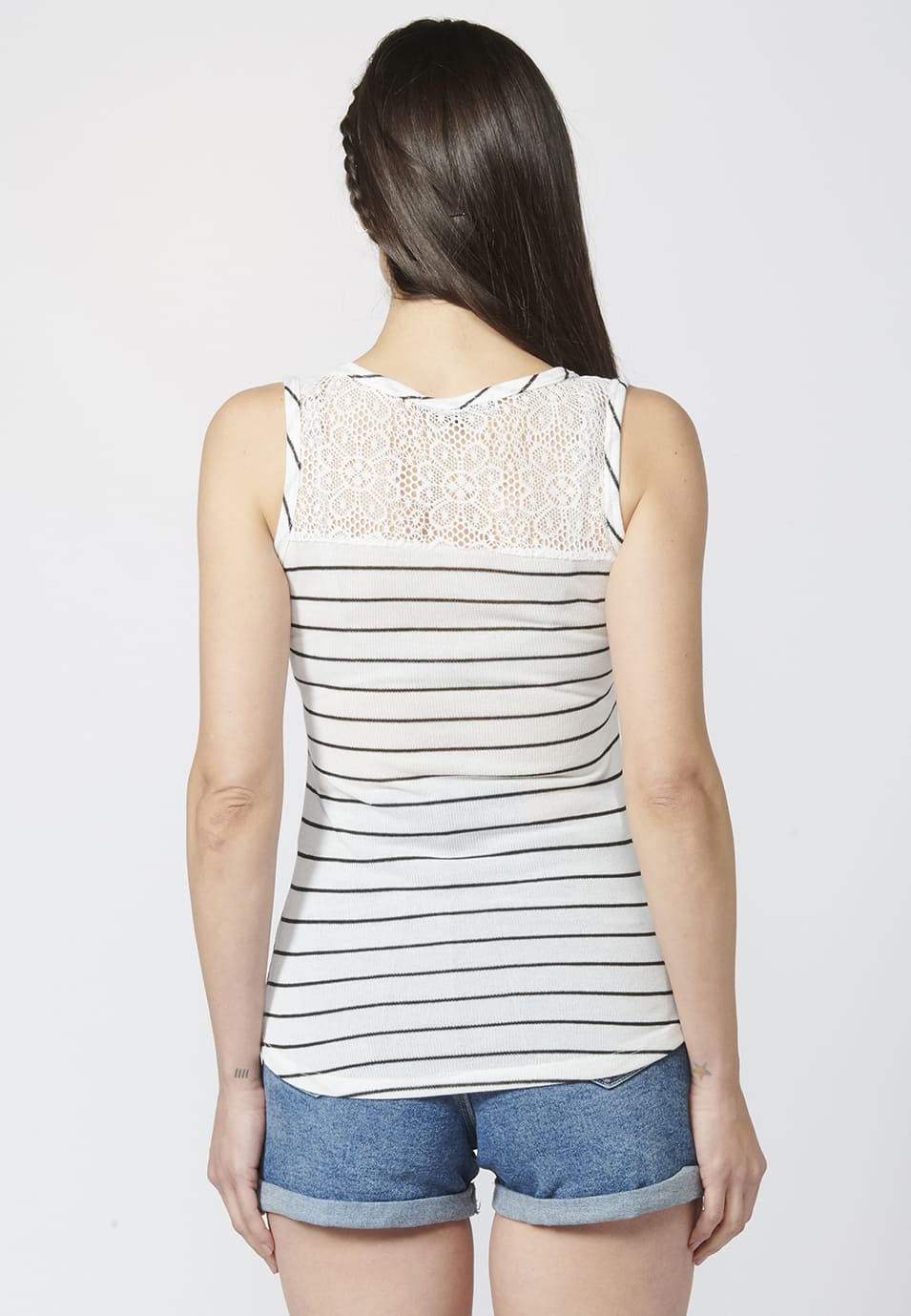 Camiseta top tirantes con escote redondo y encaje de punto con estampado floral | estilo versátil
