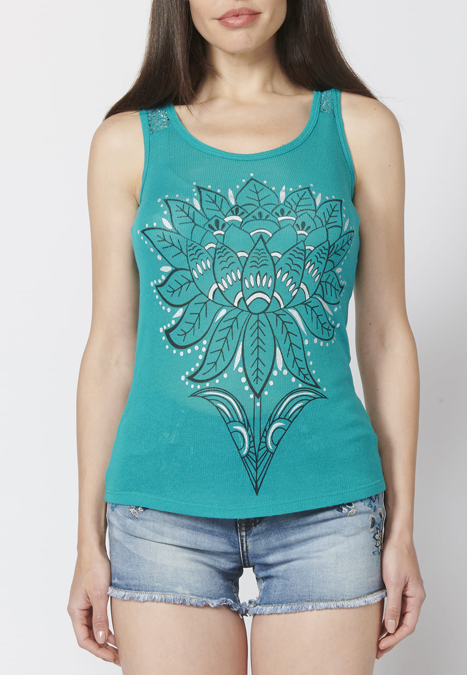 Camiseta top tirantes con escote redondo y estampado floral menta | estilo y comodidad