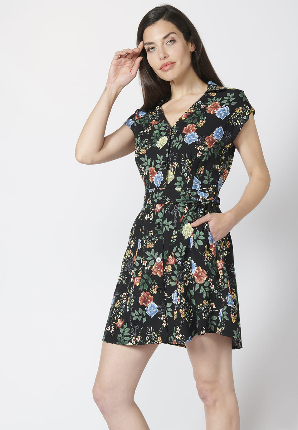Vestido de manga corta con cierre delantero con botones y escote camisero de pico con estampado floral para mujer
