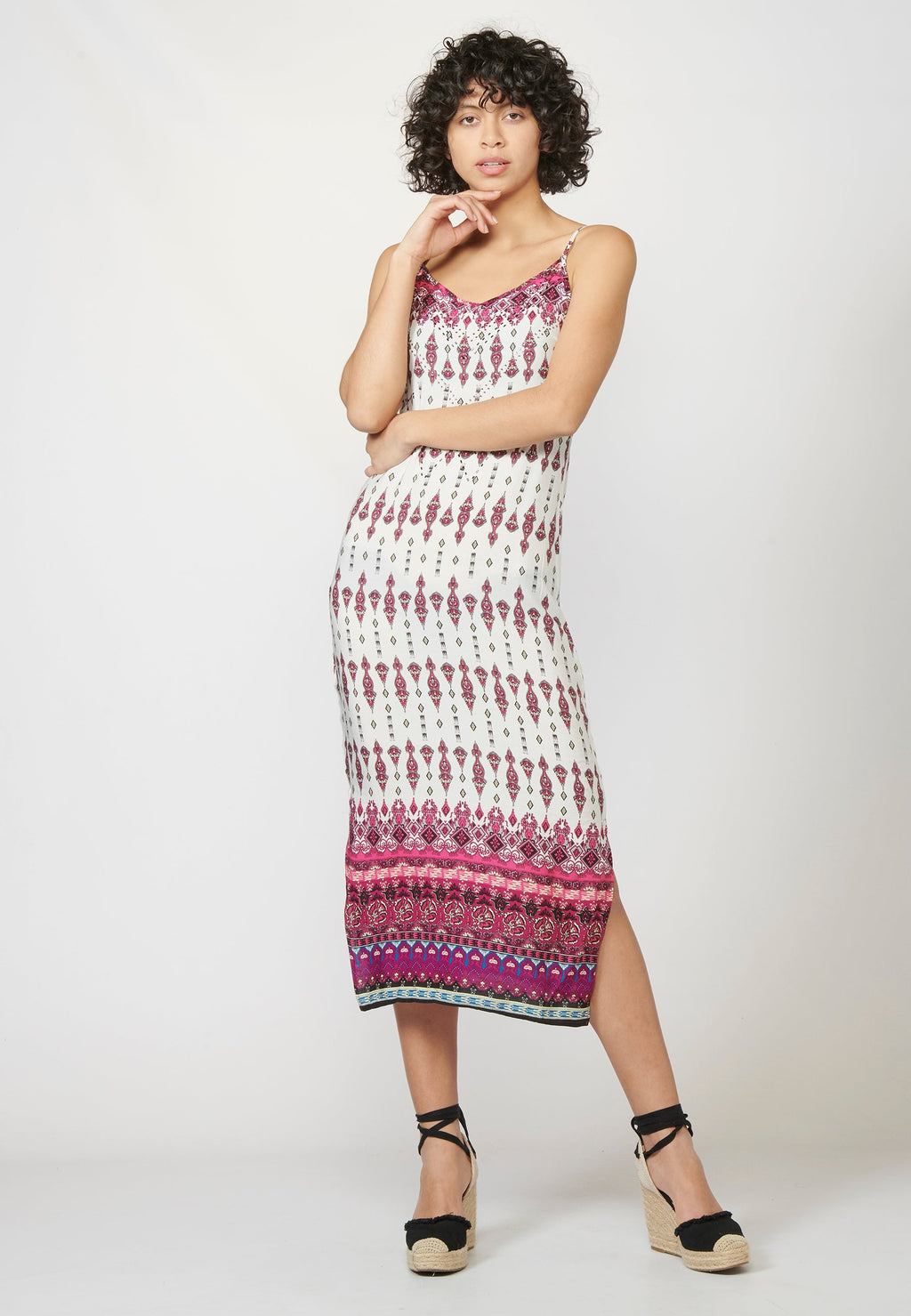 Vestido de tirantes de corte recto | estilo y comodidad