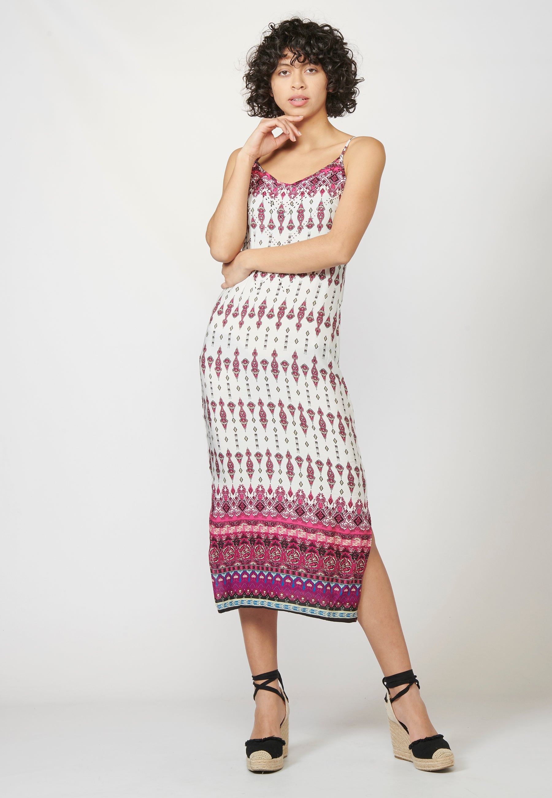 Vestido de tirantes de corte recto | estilo y comodidad