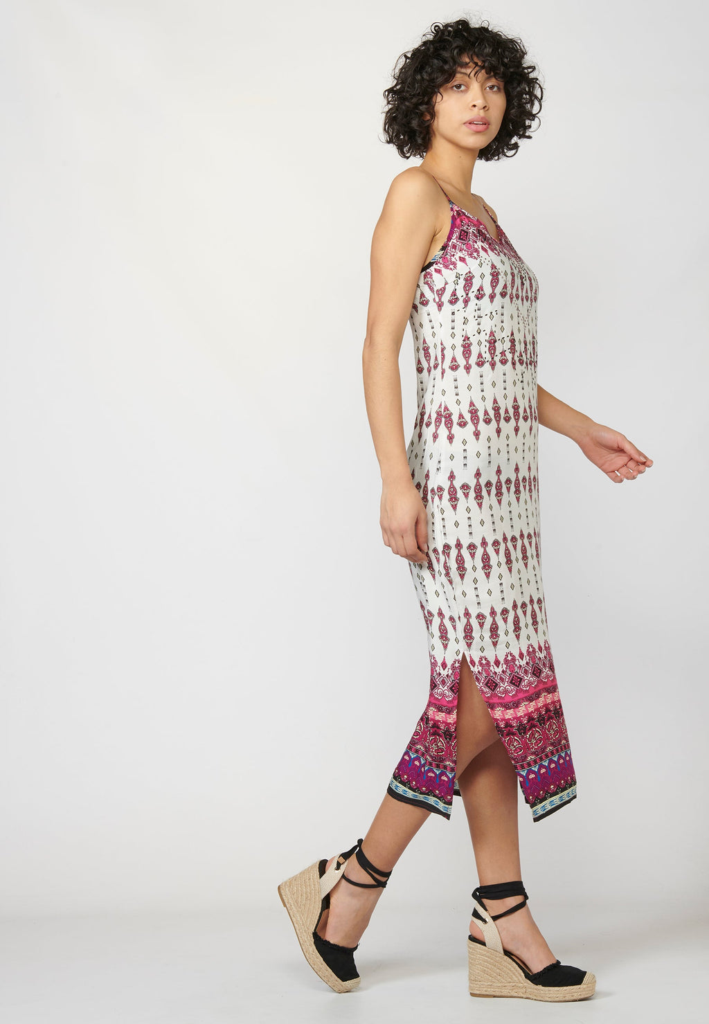 Vestido de tirantes de corte recto | estilo y comodidad