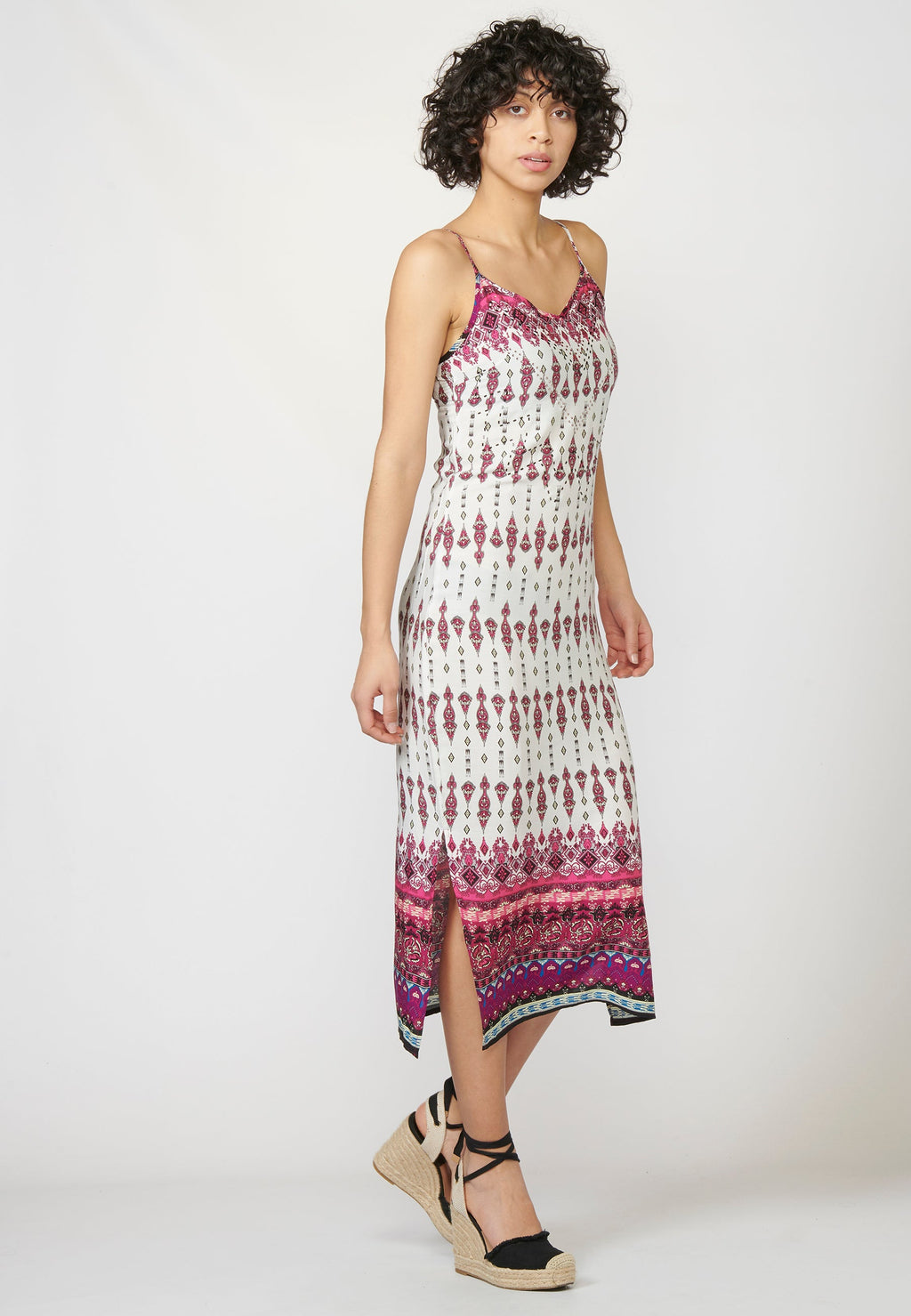 Vestido de tirantes de corte recto | estilo y comodidad