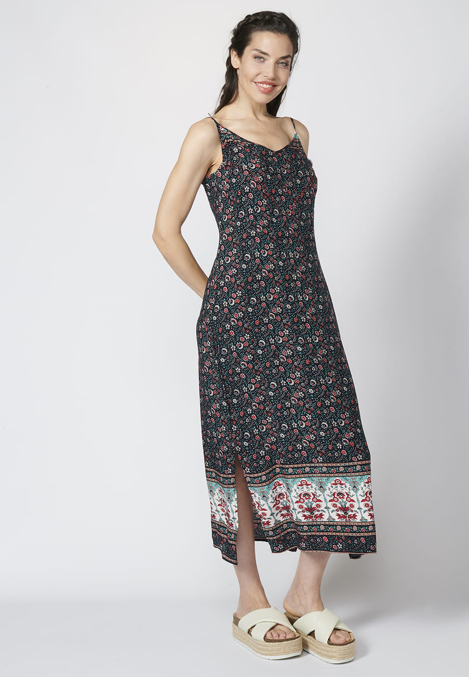 Vestido de tirantes de corte recto | estilo y comodidad
