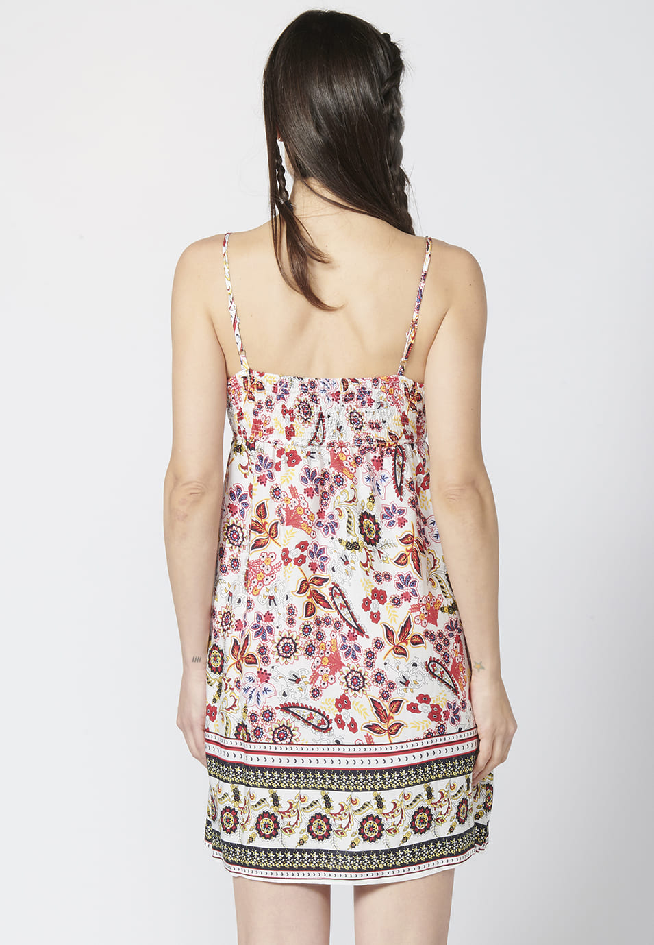 Vestido de tiantes, cuello v multicolor | moda urbana