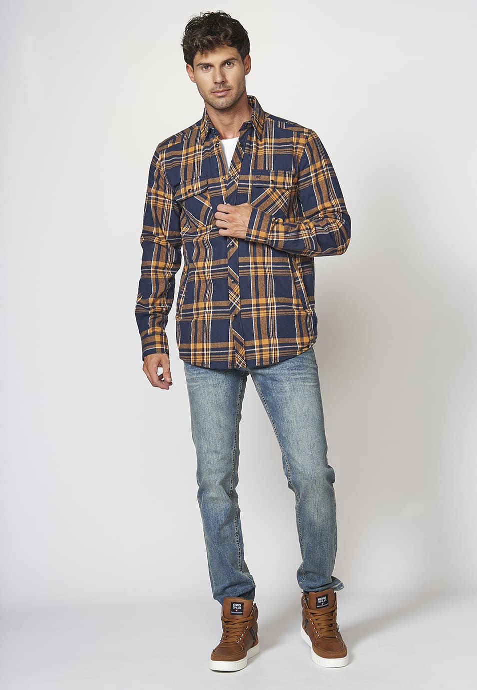 Sobrecamisa acolchada de manga larga a cuadros para hombre