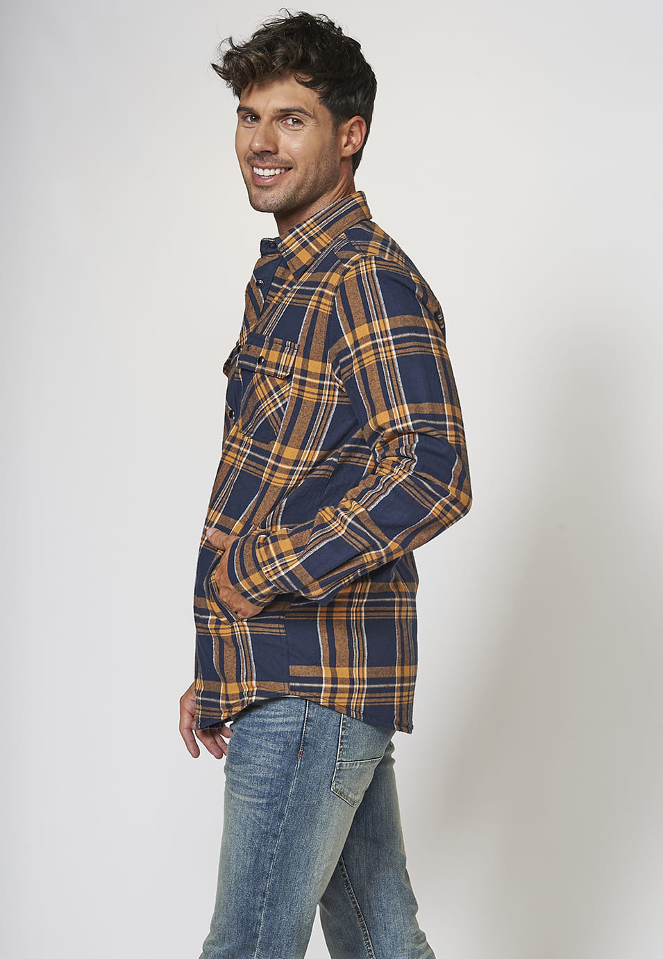 Sobrecamisa acolchada de manga larga a cuadros para hombre