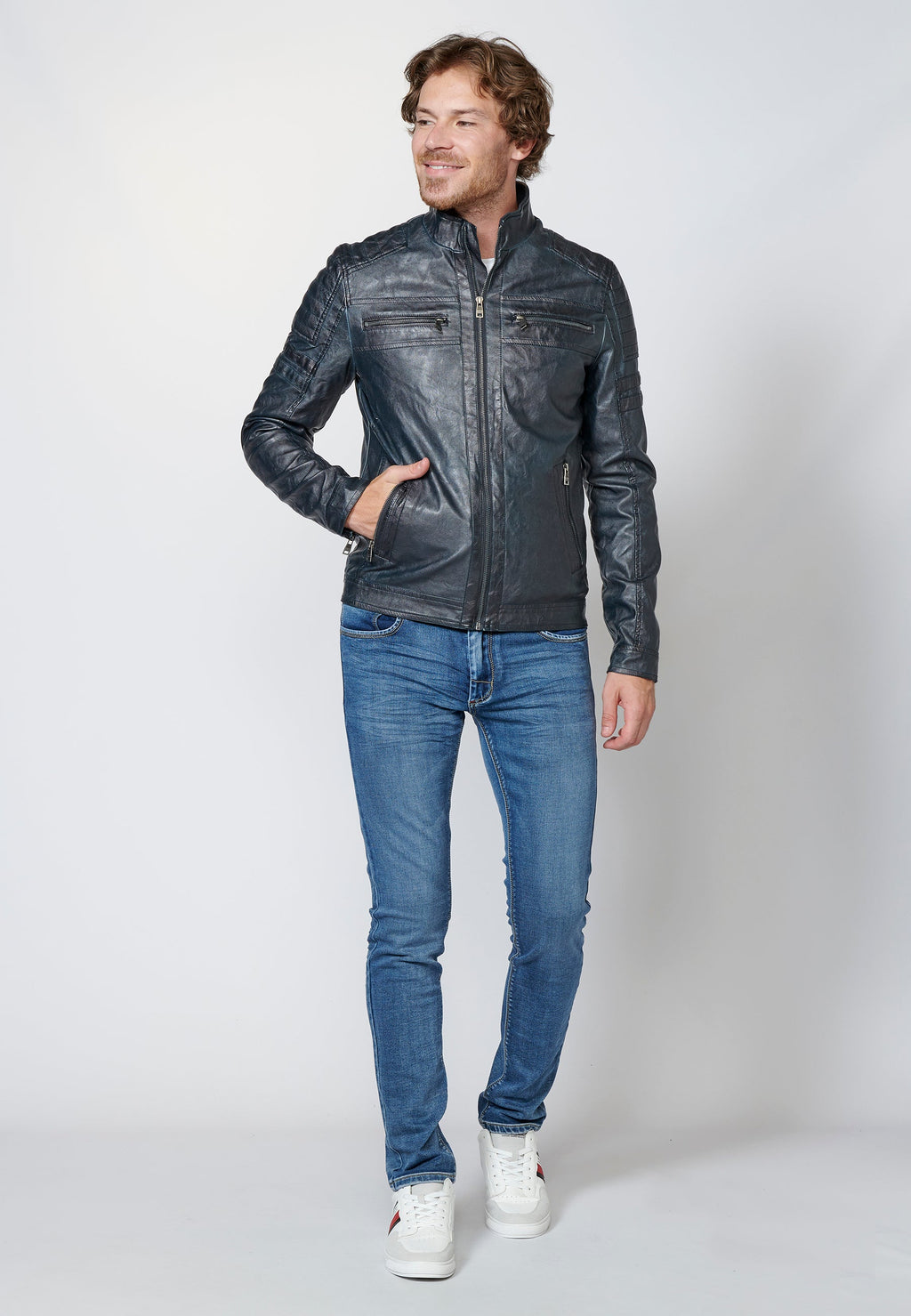 Chaqueta cazadora cuero sintético efecto piel con cuello redondo para hombre