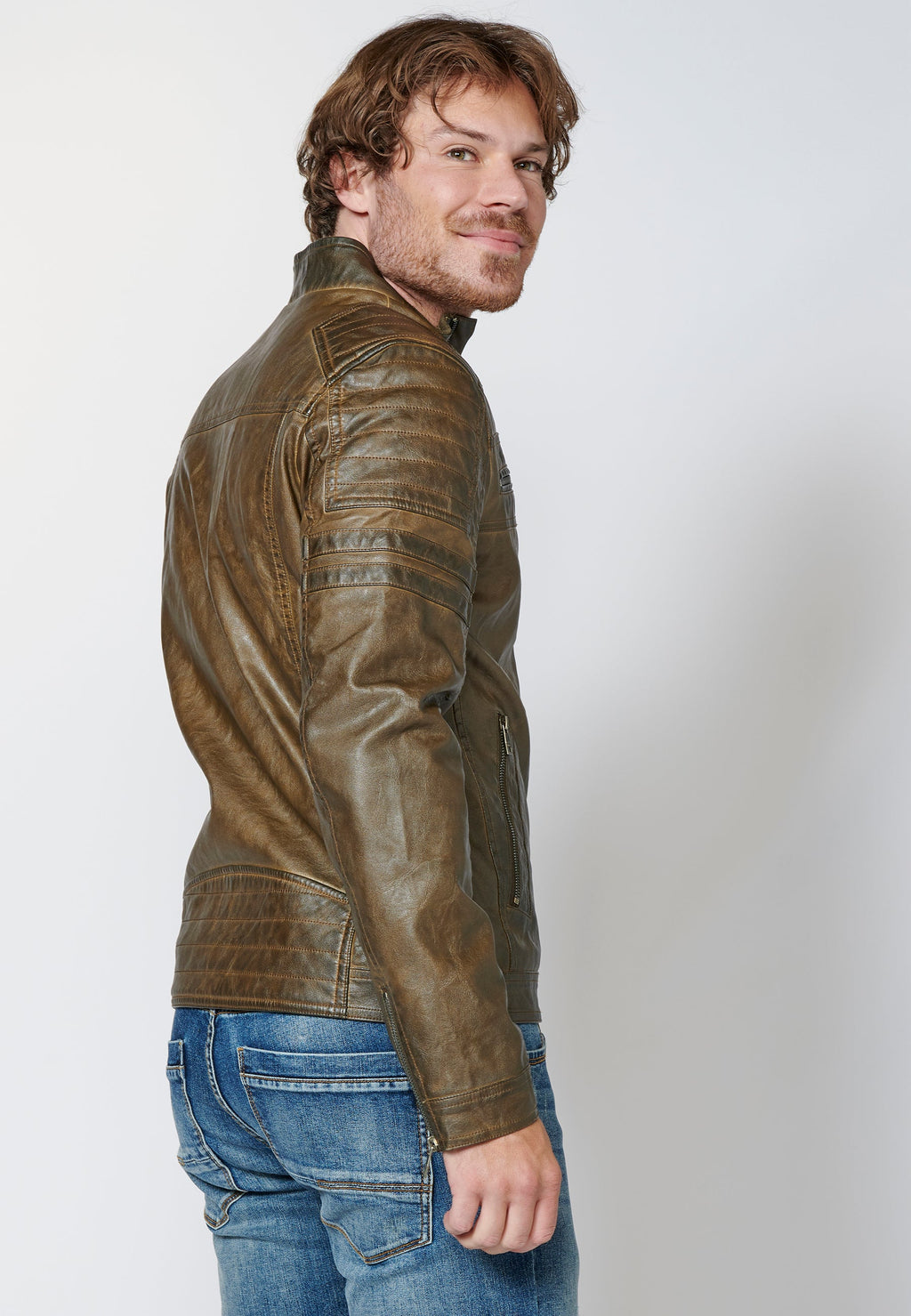 Chaqueta cazadora cuero sintético efecto piel con cuello redondo para hombre