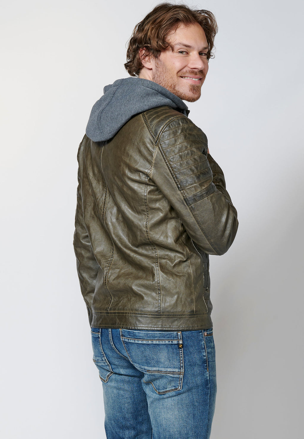 Chaqueta cazadora efecto piel cuello mao y capucha hombre