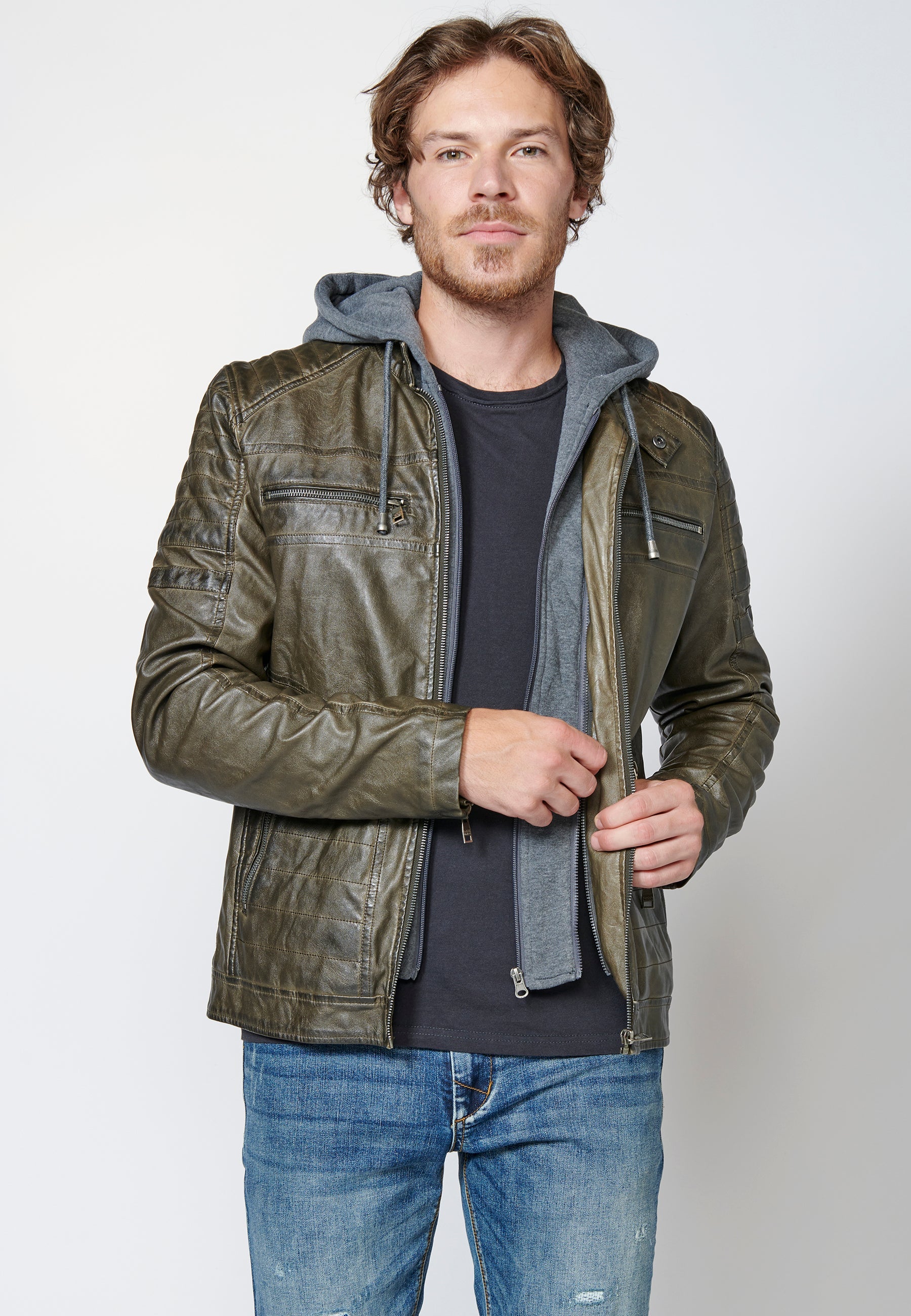 Chaqueta cazadora efecto piel cuello mao y capucha hombre