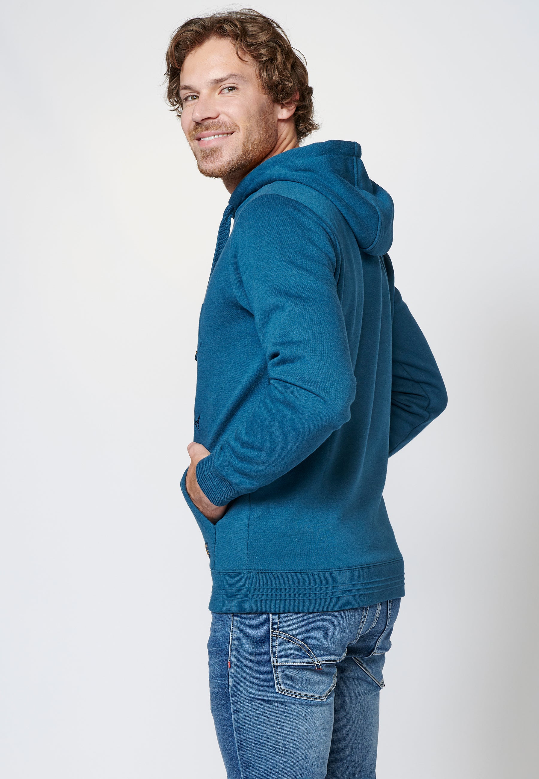 Sudadera manga larga acabados en rib con capucha ajustable para hombre